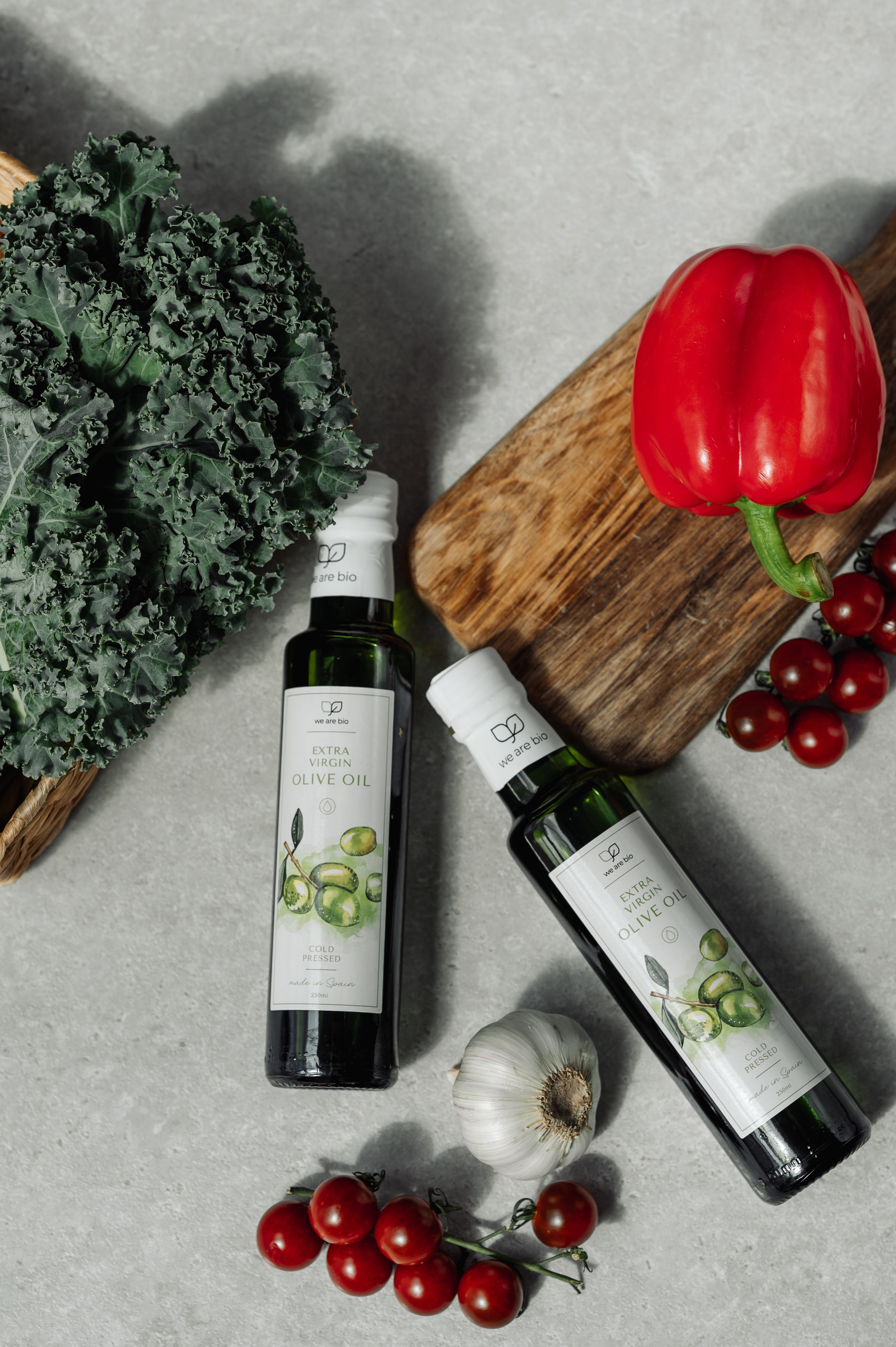 Съемка оливкового масла для маркетплейсов (Wildberries, Ozon, Яндекс.Маркет). Фотограф товаров для соцсетей - инстаграм, вконтакте. Контент-фотограф в Москве Хныкина Лена