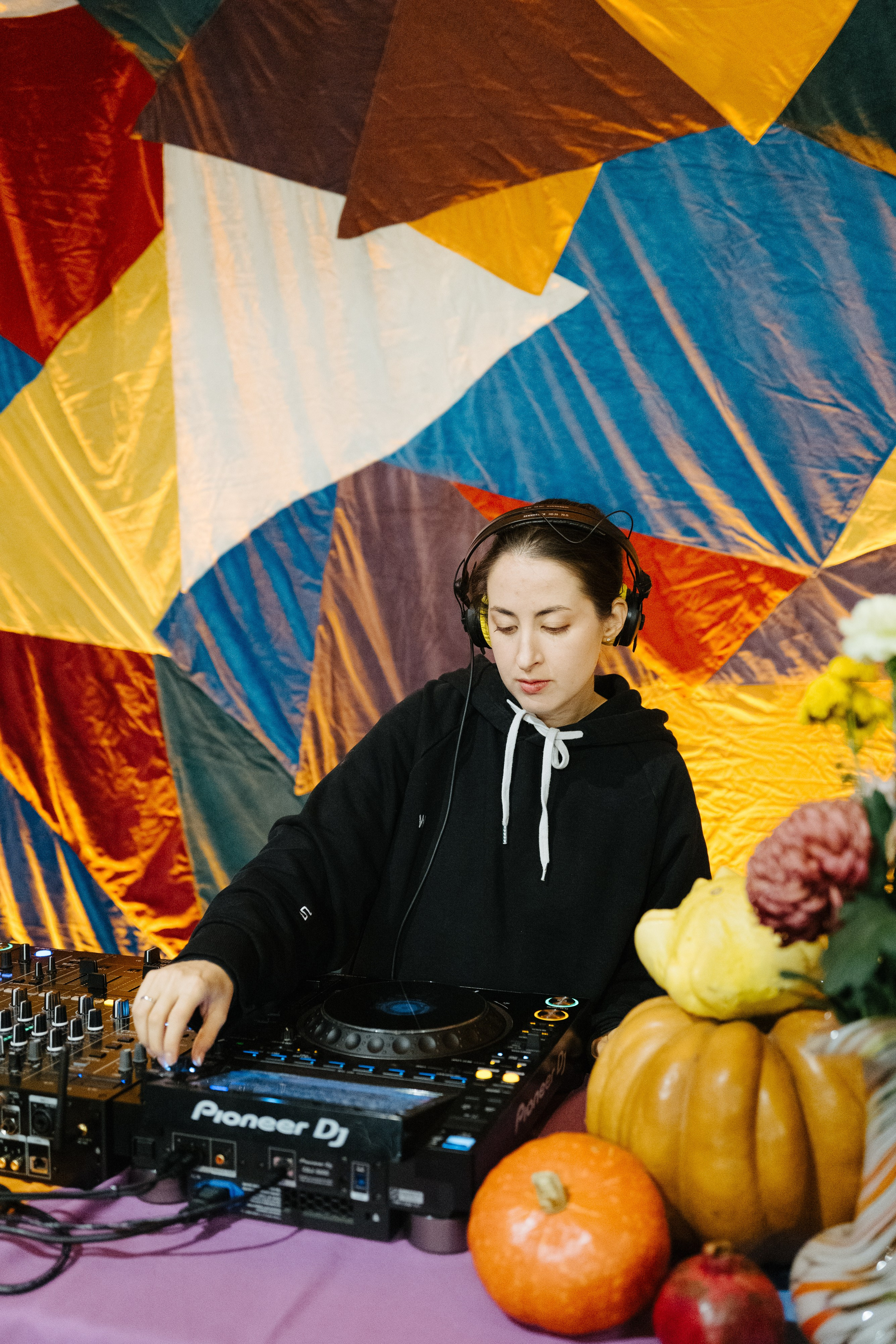 16 ноября 2024 в пространстве «Кристалл» / фото Валерий Белобеев. Фотоотчеты «Ламбада-маркета»