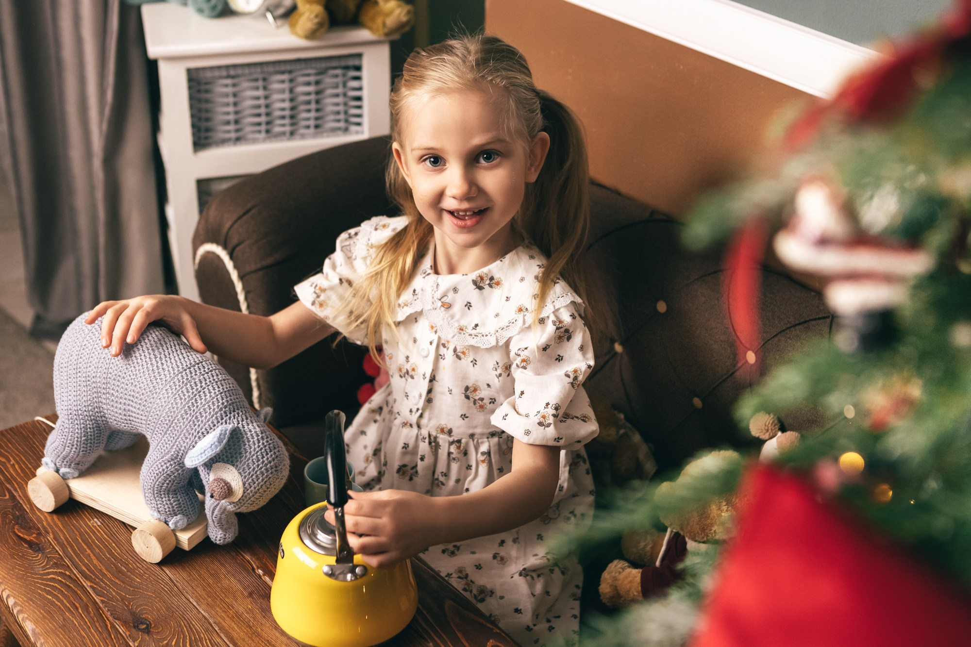 Семейная новогодняя фотосессия. Фотограф в Оренбурге. Профессиональный фотограф