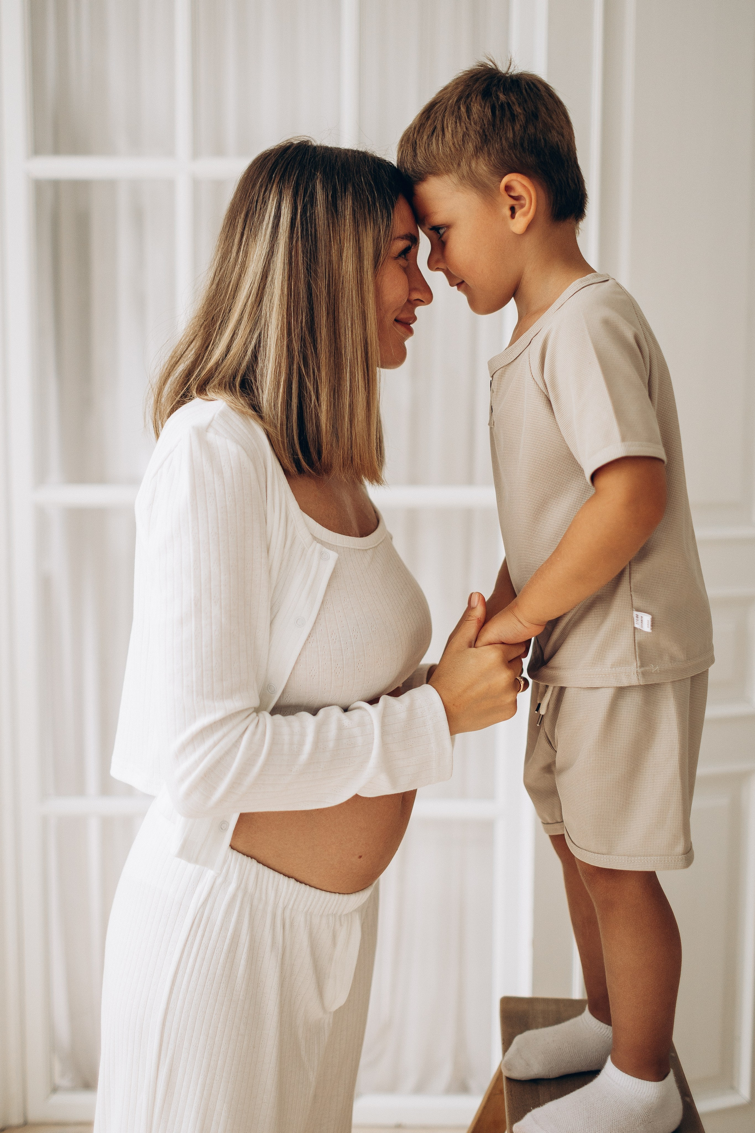 Семейная фотосессия в студии. Семейная съемка — это красивый способ признаться своей семье в любви