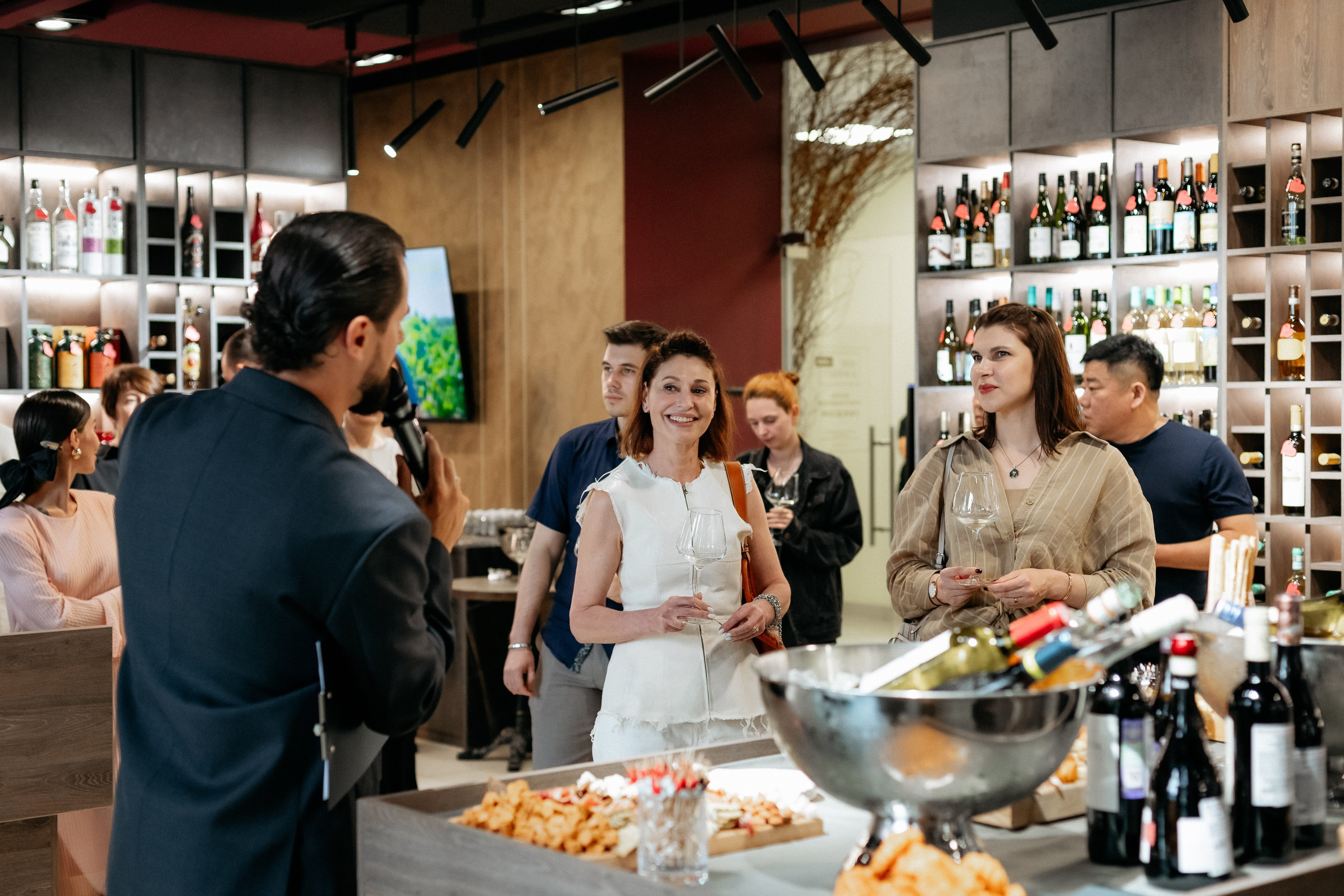 BY SIMPLE ВИНОТЕКА — ОТКРЫТИЕ. СВОИ. ФОТООТЧЕТЫ-СОБЫТИЯ-МЕСТА