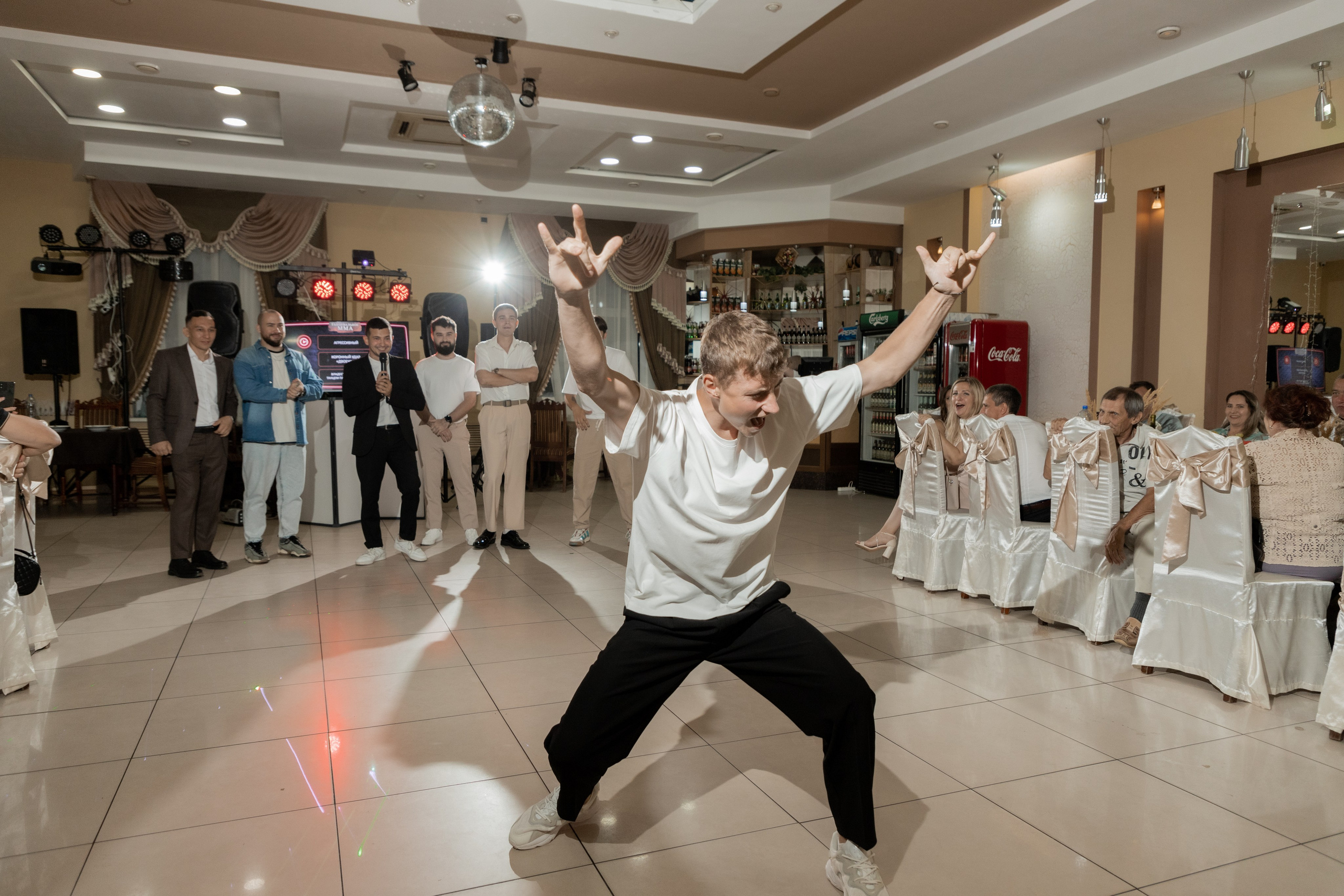 Роман и Александра (банкет). Свадебный фотограф Ангелина Сунгатулина | Саратов | Балаково | Вольск