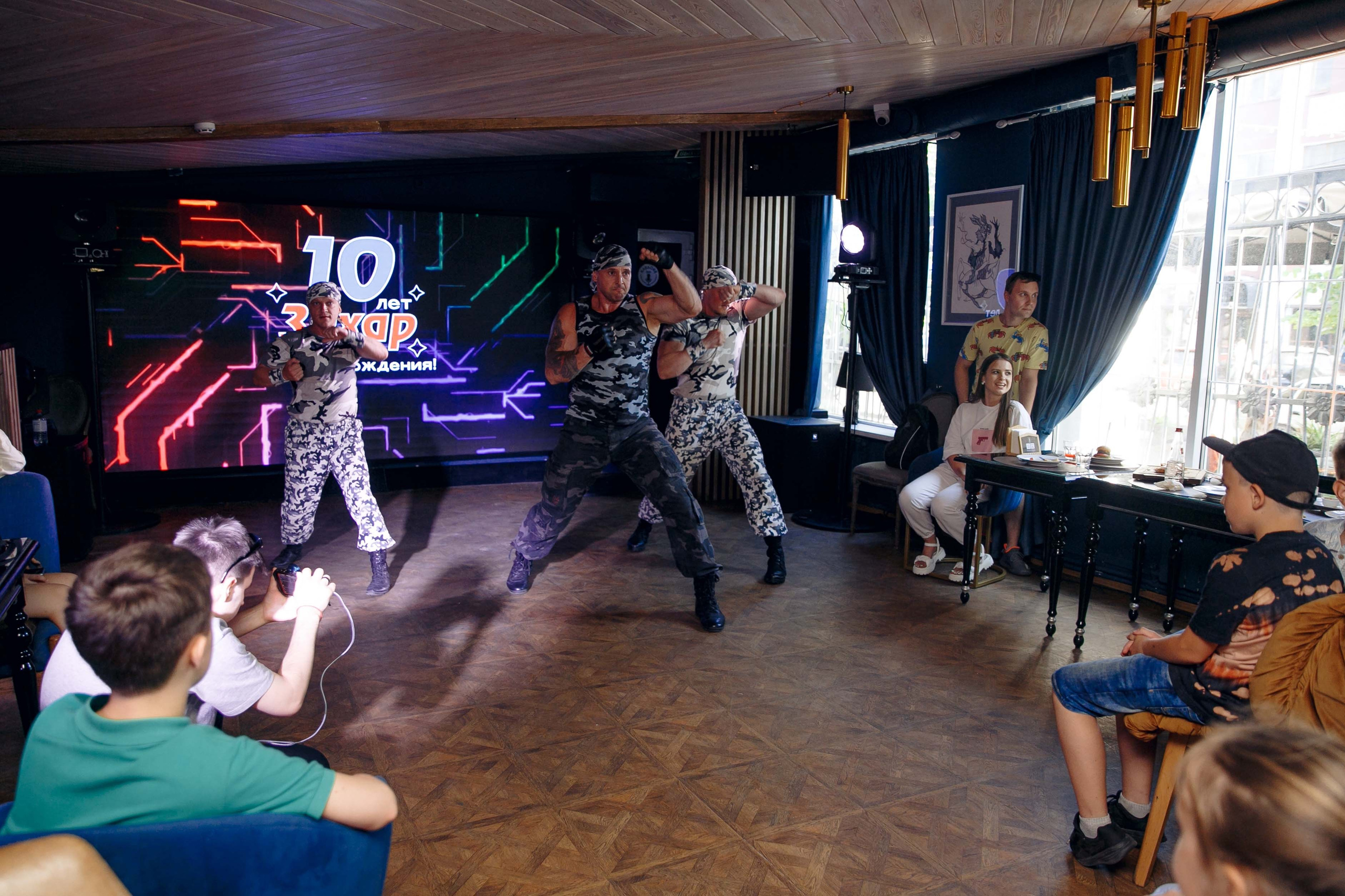 Квест и празднование. Ваш репортажный фотограф Артемий Антонов