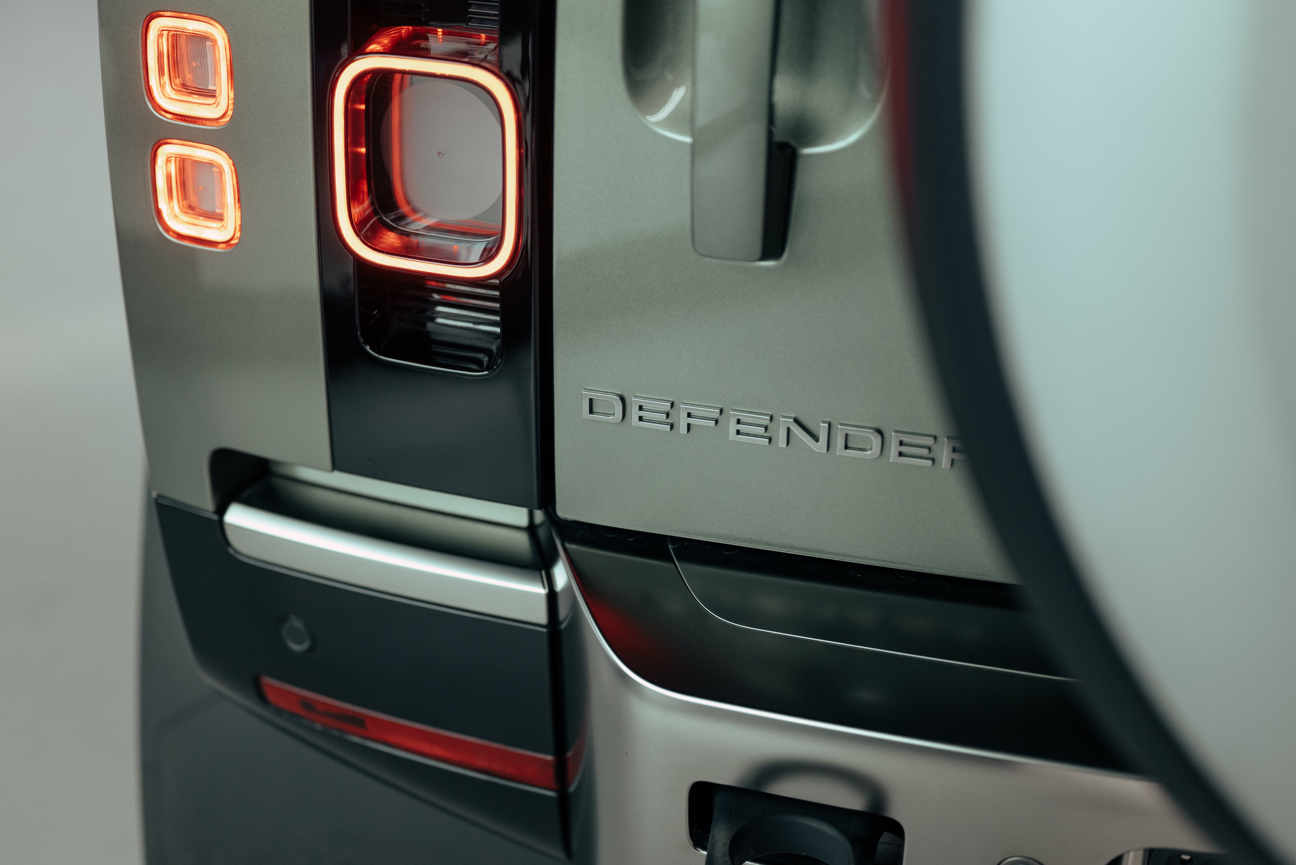 Defender 3 door. DeLorein