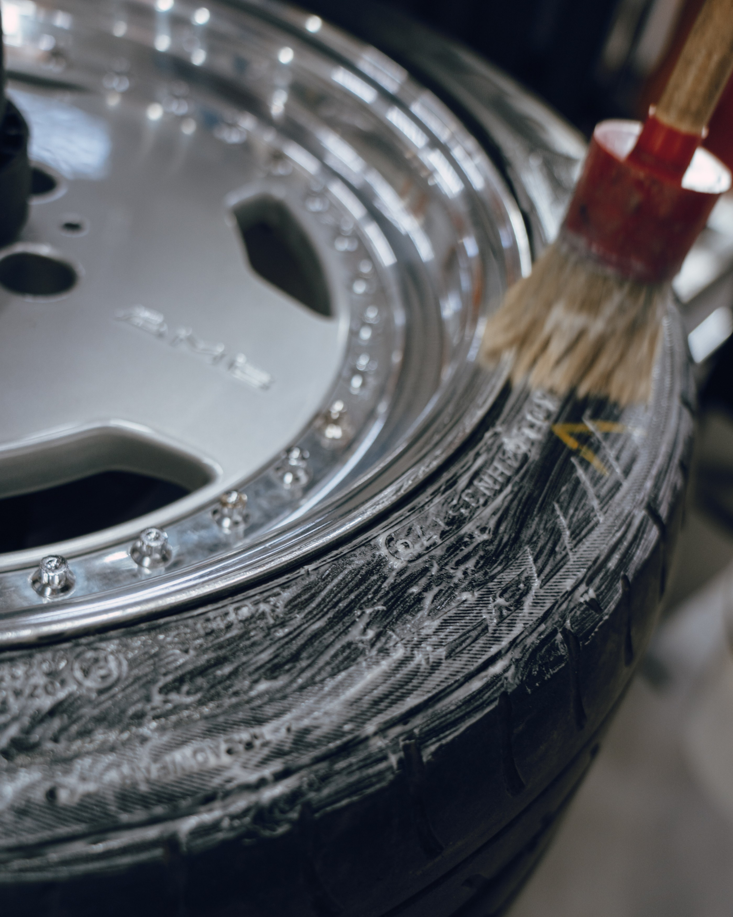 Mercedes c126 560 SEC шиномонтаж. DeLorein