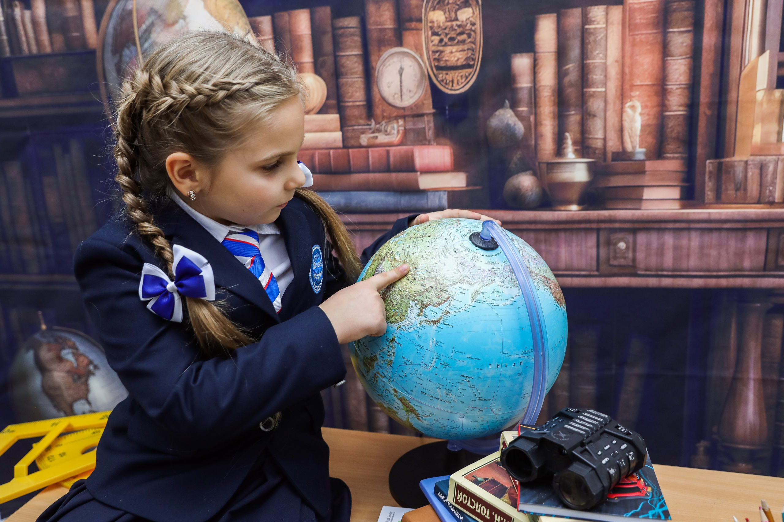 ЛИЦЕЙ ИСТЭК. Photographer Viktoriya Markushina «My world throug»