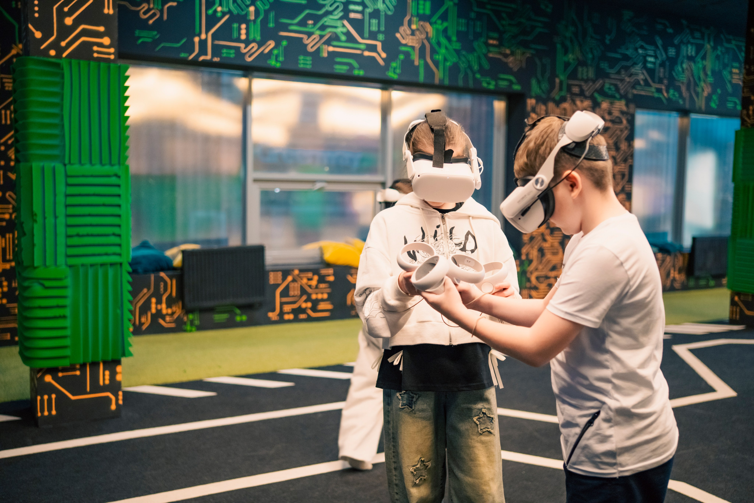 VR April-May. Felixtones