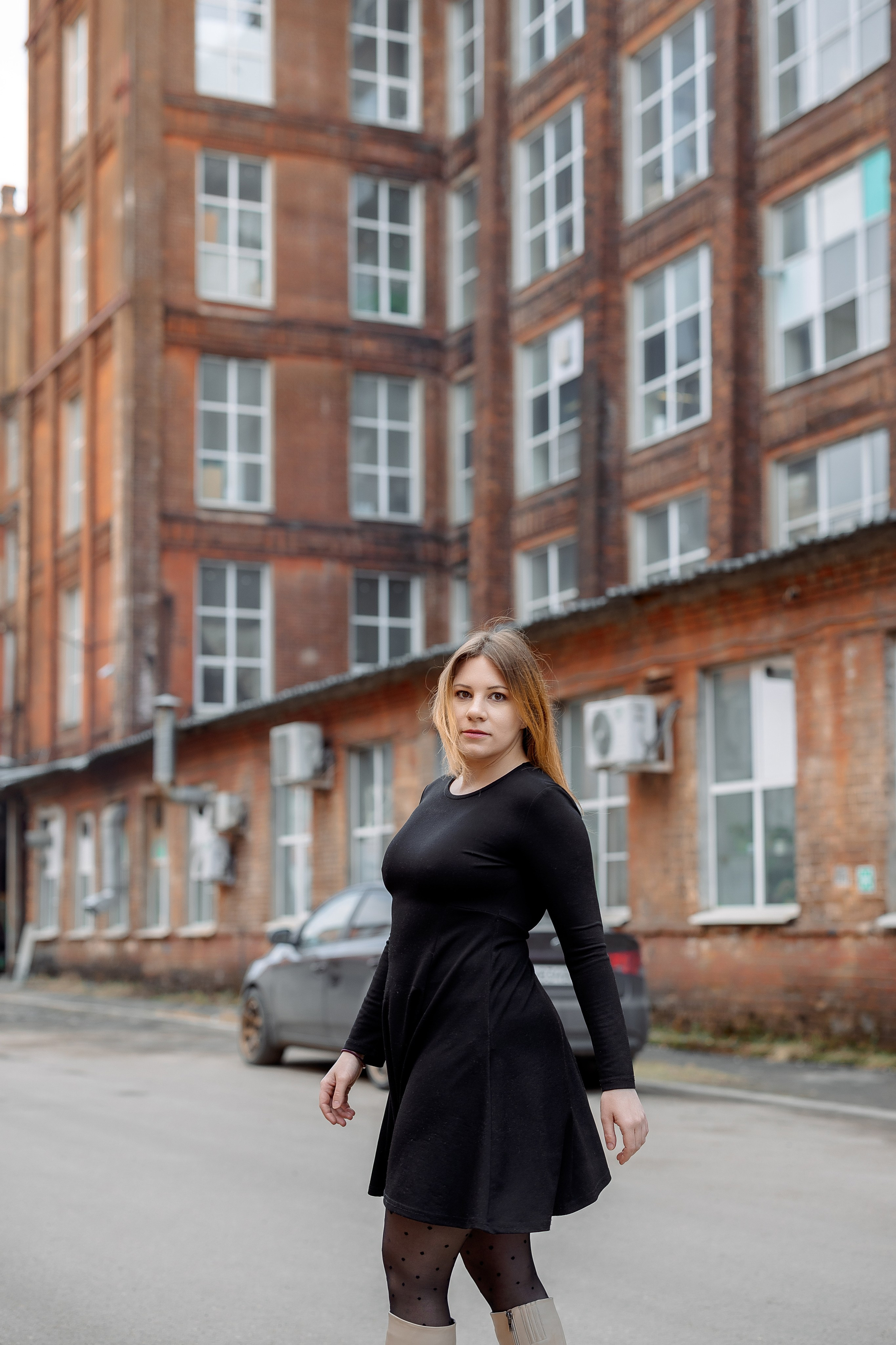 Настя на территории завода «Зингер». Александр Антонов. Профессиональный свадебный, репортажный фотограф в Москве, Подольске. Фото+Видео на любой праздник