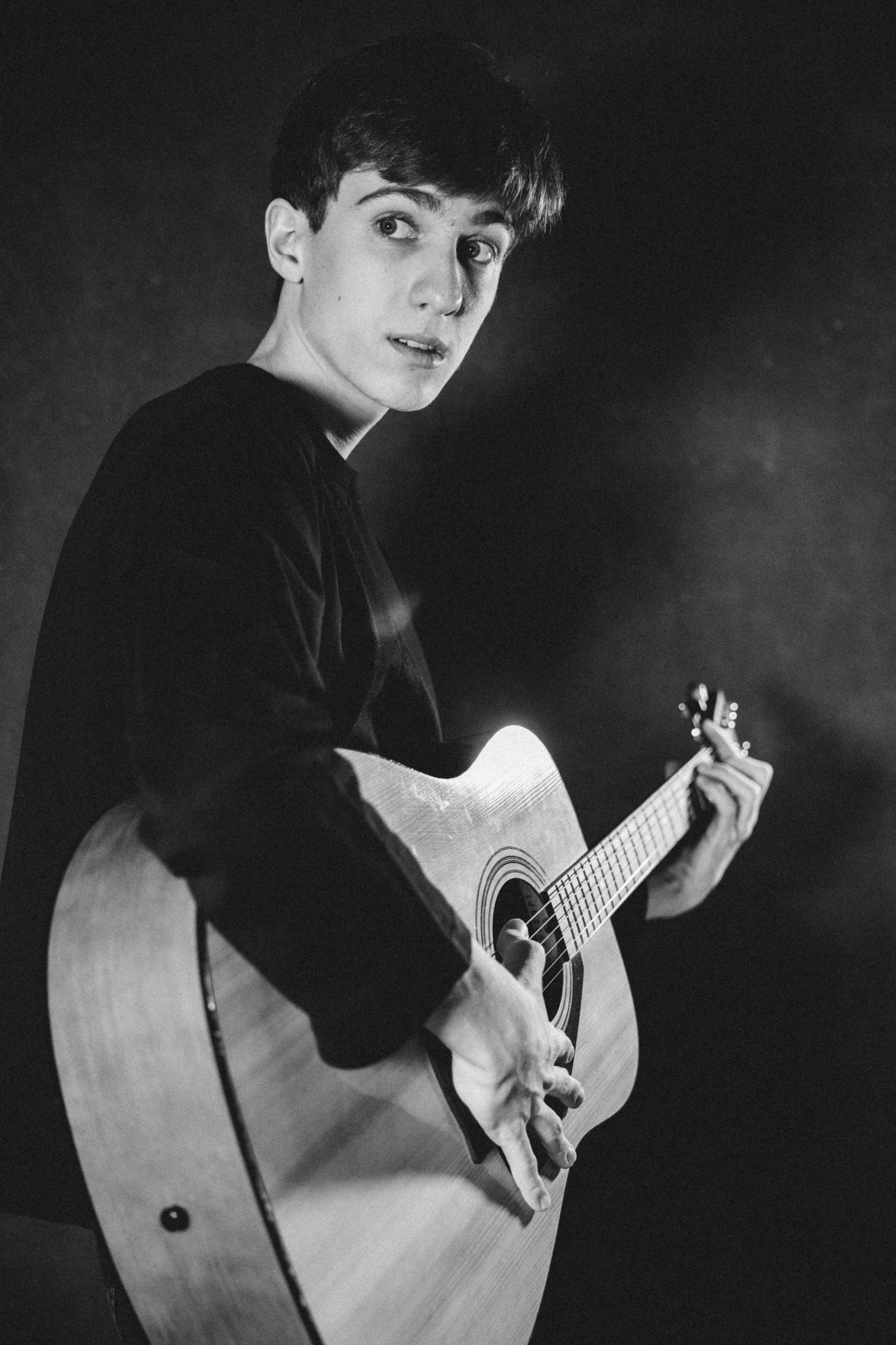 АРТЁМ. Я фотограф из Москвы к Вашим услугам