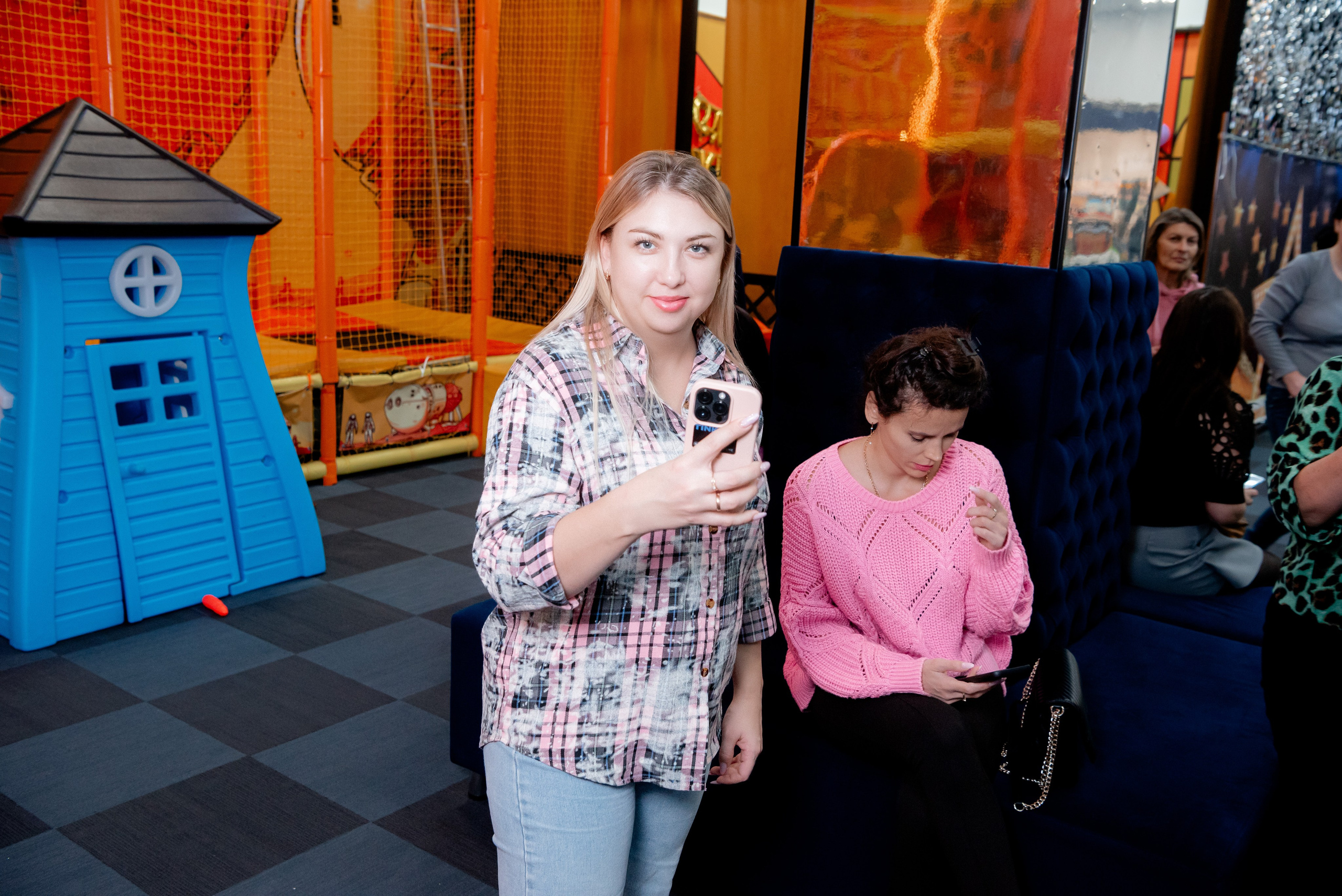 ДР в Локо Мотив Аниматоры Леди Баг. Фотограф в Волгограде и Волжском Александр Горбань