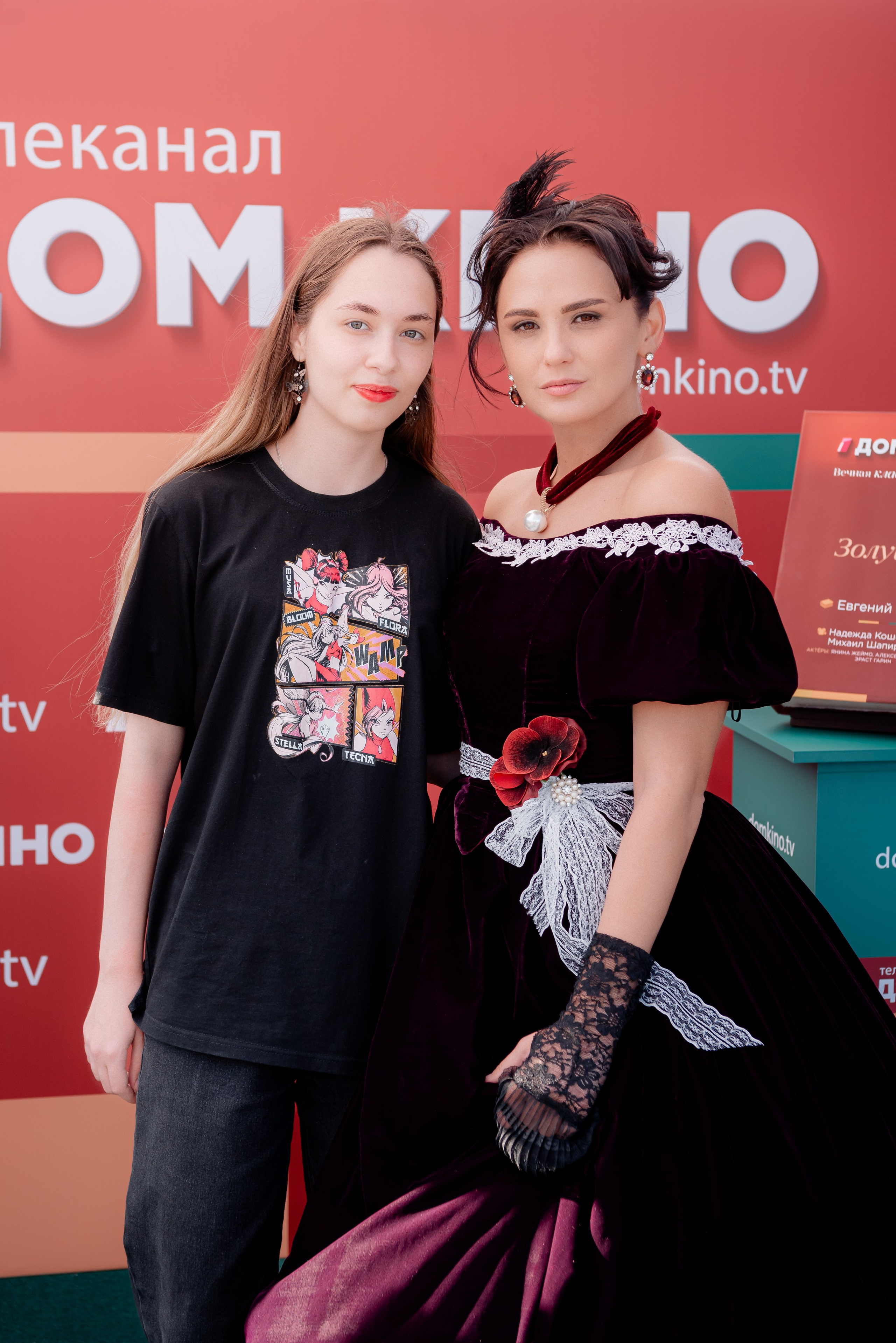 Портретные фото с артистами в палатке Триколор Дом Кинов на день города Волгоград. Фотограф в Волгограде и Волжском Александр Горбань