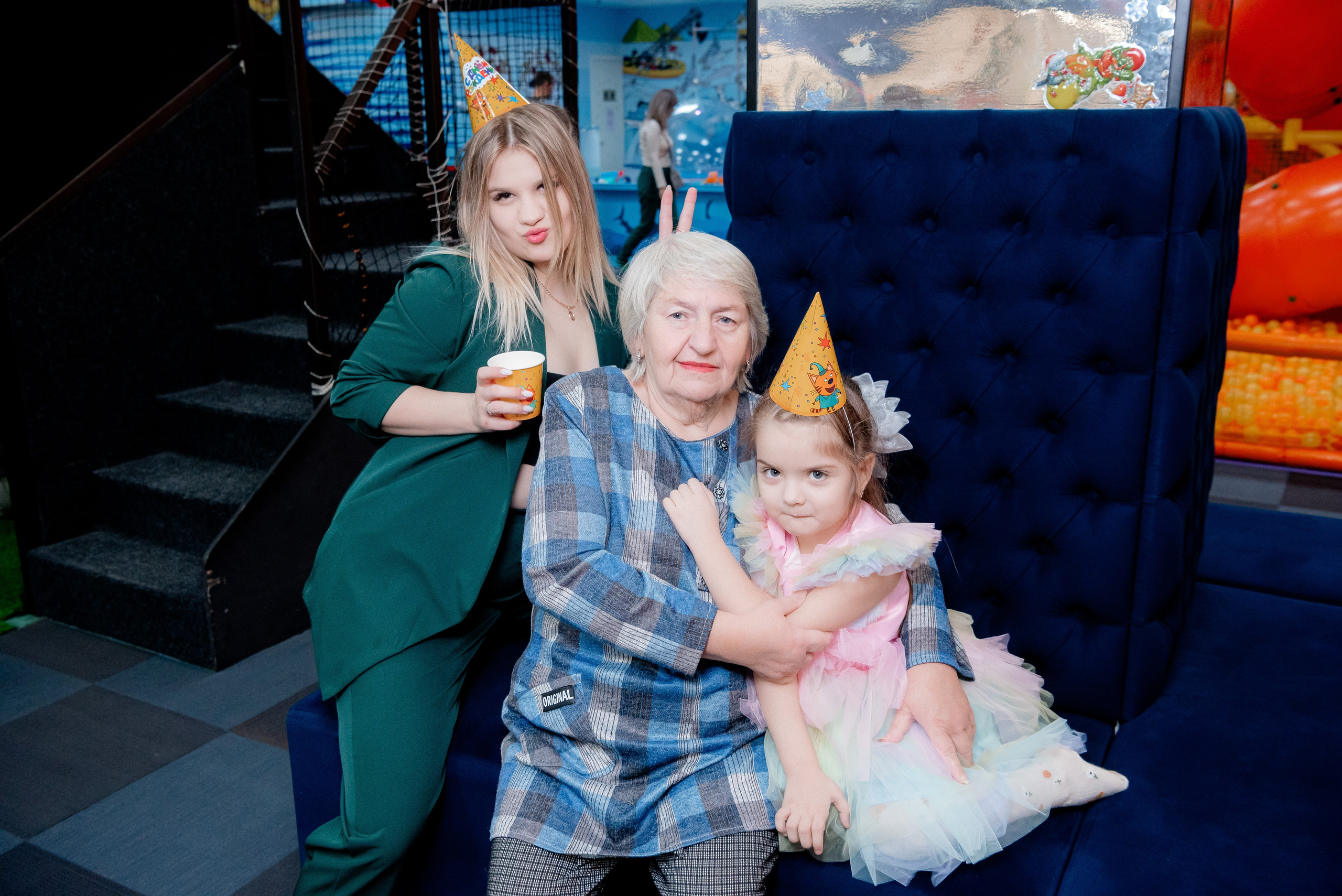 ДР В Локо Мотив Аниматоры Три кота. Фотограф в Волгограде и Волжском Александр Горбань