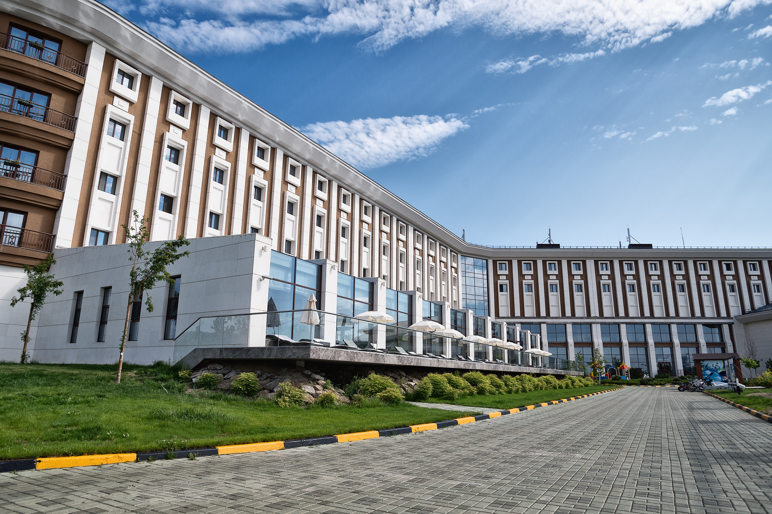 Экстерьерная съемка у озера ЩУЧЬЕ (RIXOS BOROVOE). Фотограф-дизайнер Лейла Кабди