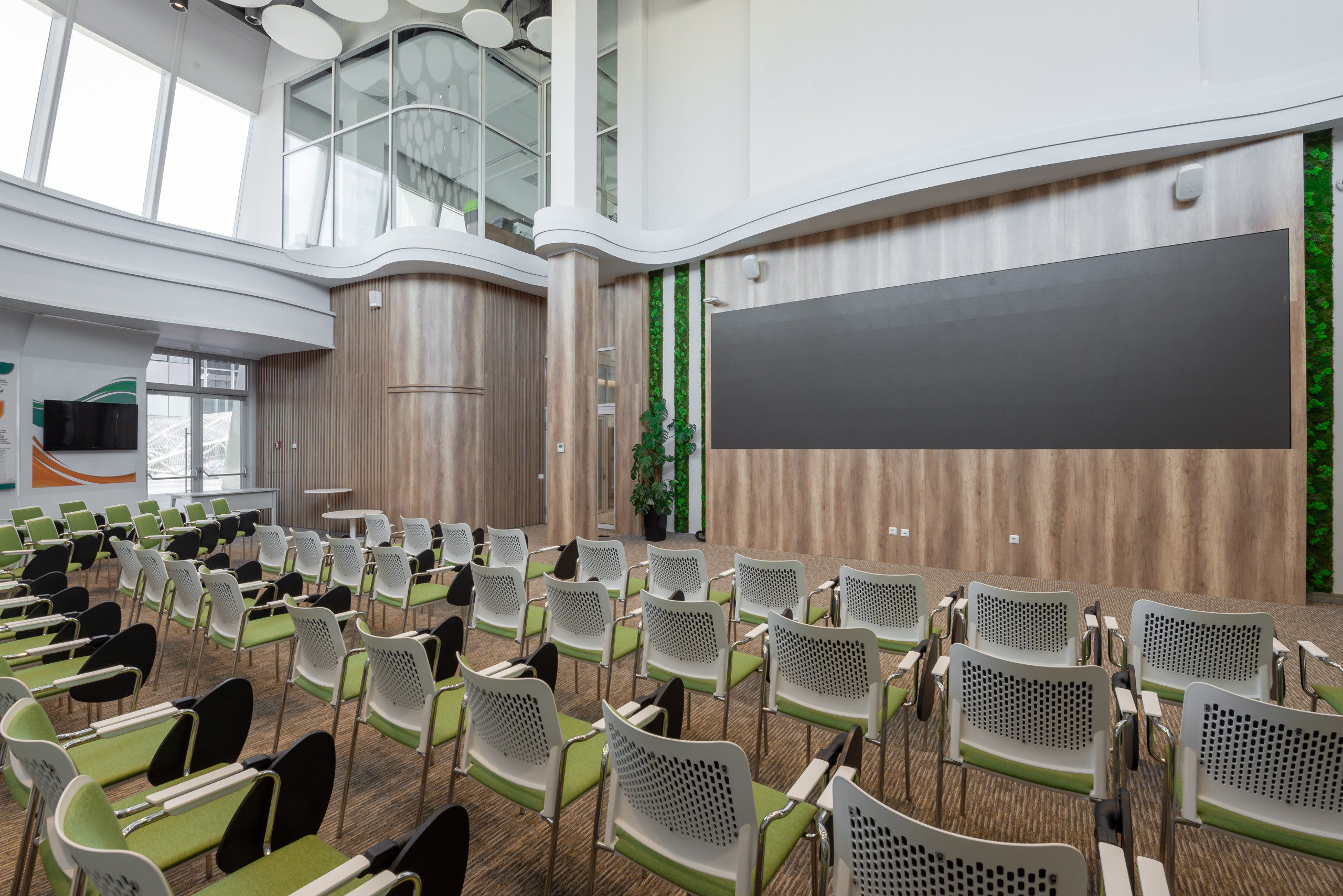 Интерьерная съемка Международного Центра Зеленых Технологий IGTIC. Фотограф-дизайнер Лейла Кабди