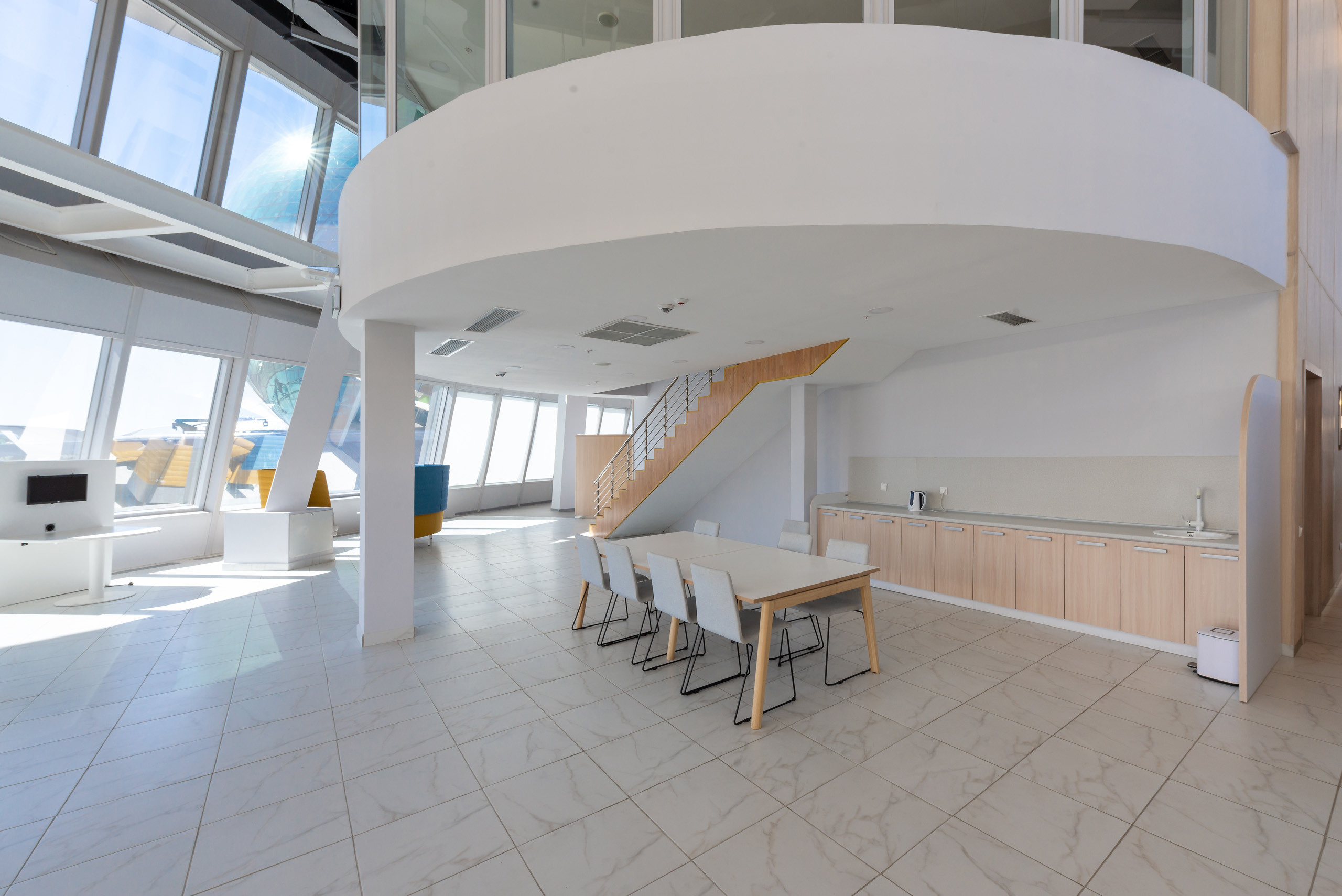 Интерьерная съемка Международного Центра Зеленых Технологий IGTIC. Фотограф-дизайнер Лейла Кабди