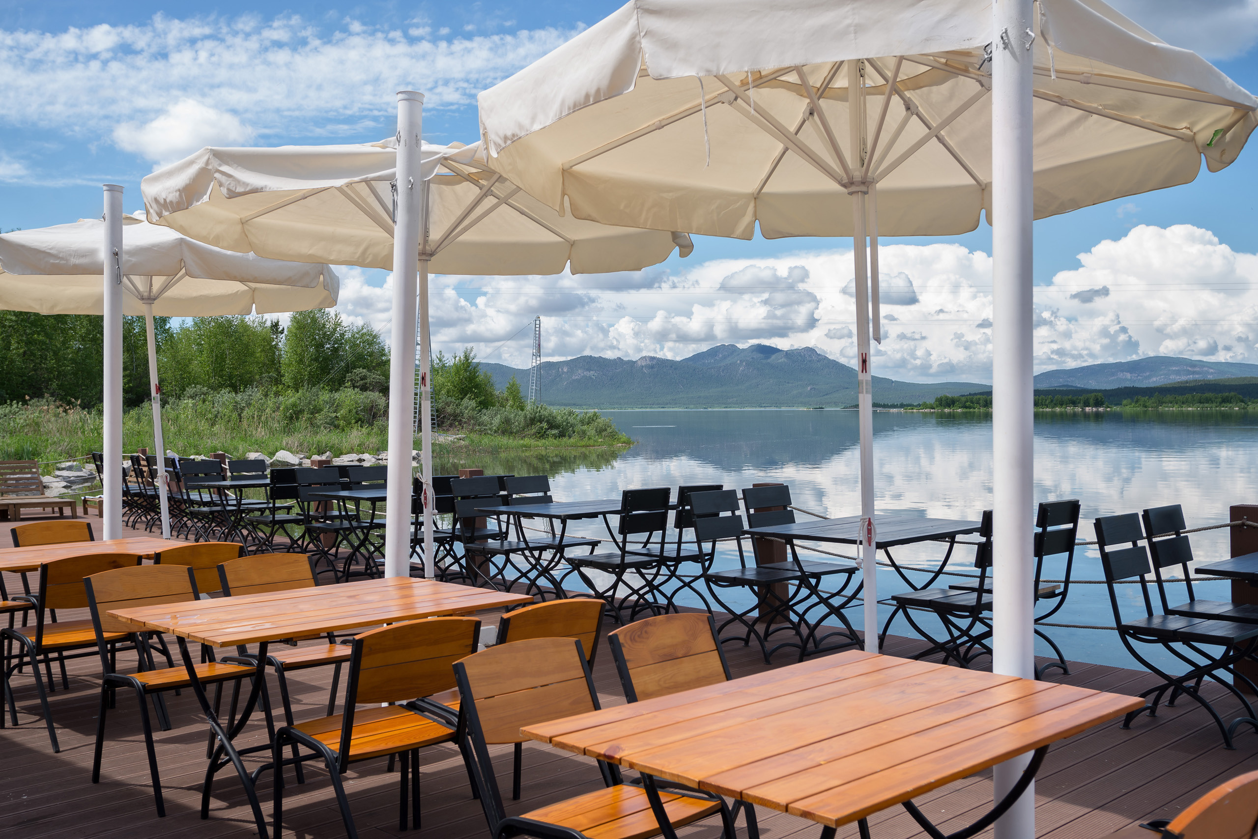 Экстерьерная съемка у озера ЩУЧЬЕ (RIXOS BOROVOE). Фотограф-дизайнер Лейла Кабди