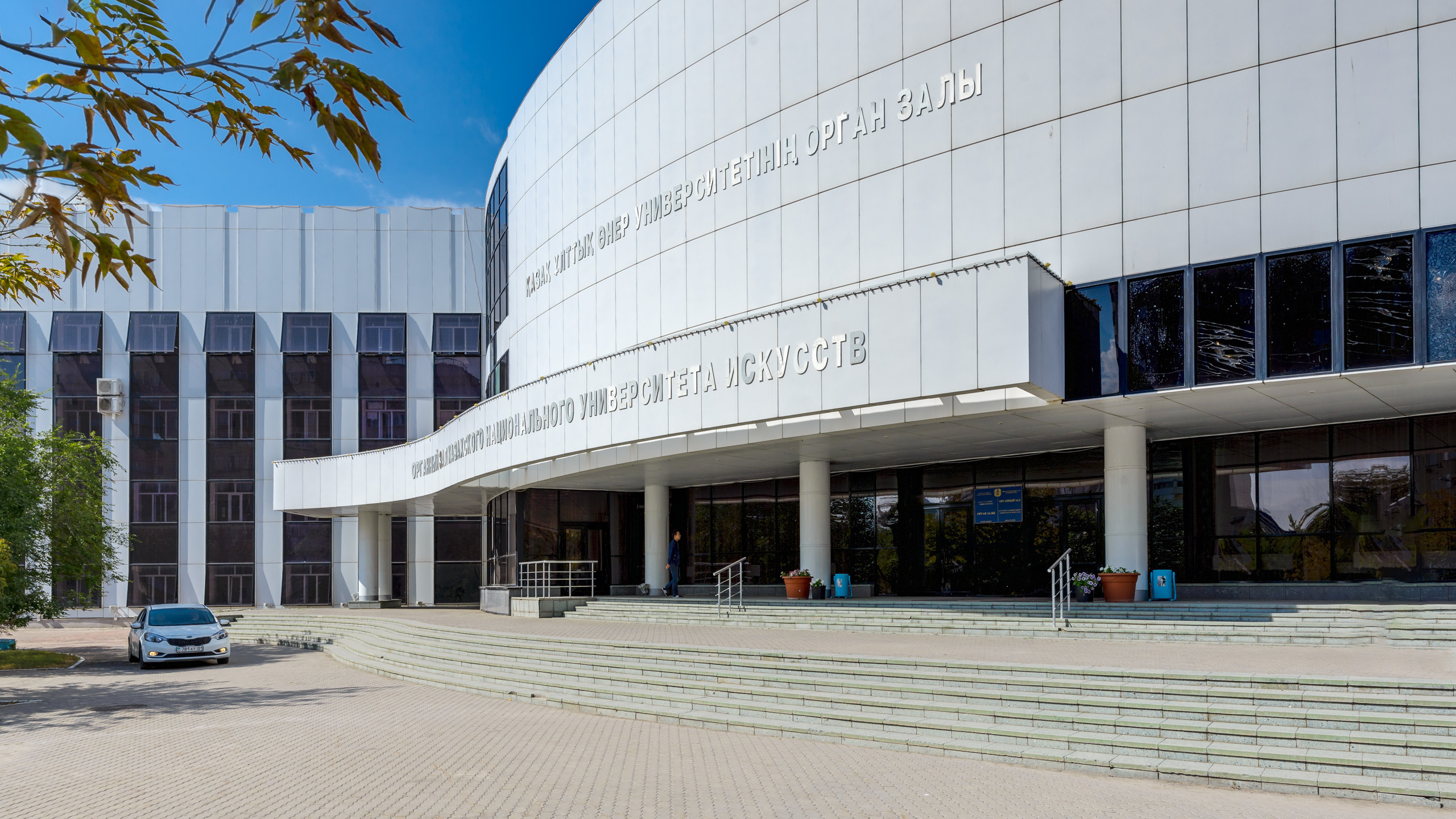 ДОСТОПРИМЕЧАТЕЛЬНОСТИ СТОЛИЦЫ. Фотограф-дизайнер Лейла Кабди