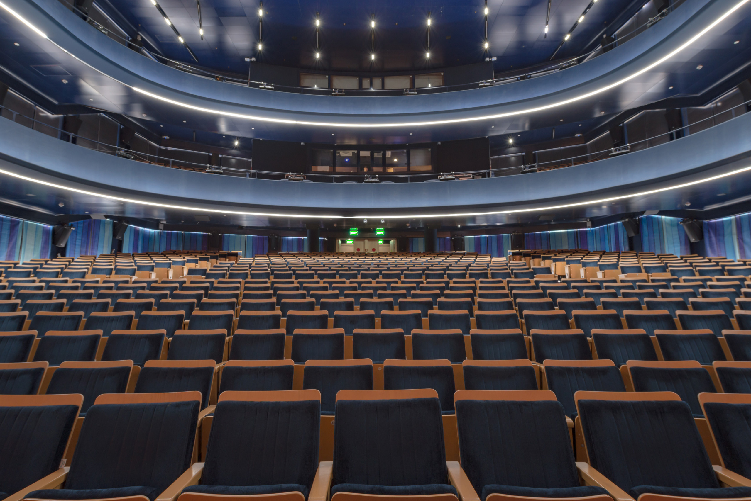 Презентационная съемка театра NOMAD. Фотограф-дизайнер Лейла Кабди