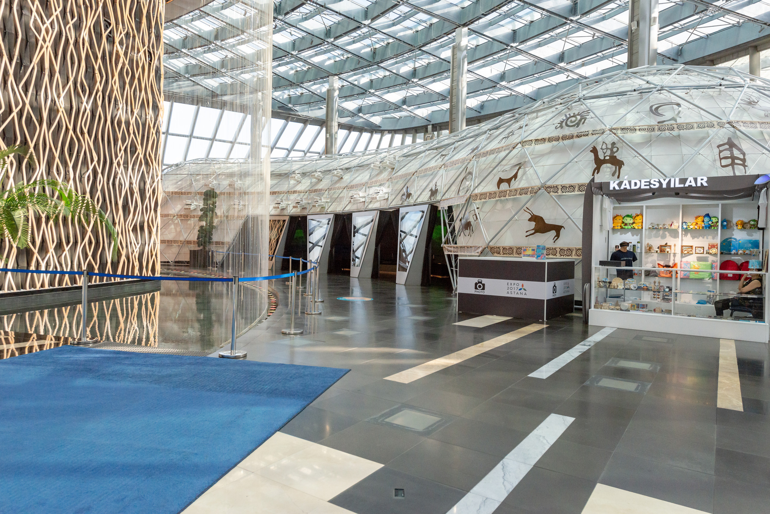 Репортажная съемка посещения Парламентариями стран мира МУЗЕЯ НУР АЛЕМ. Фотограф-дизайнер Лейла Кабди