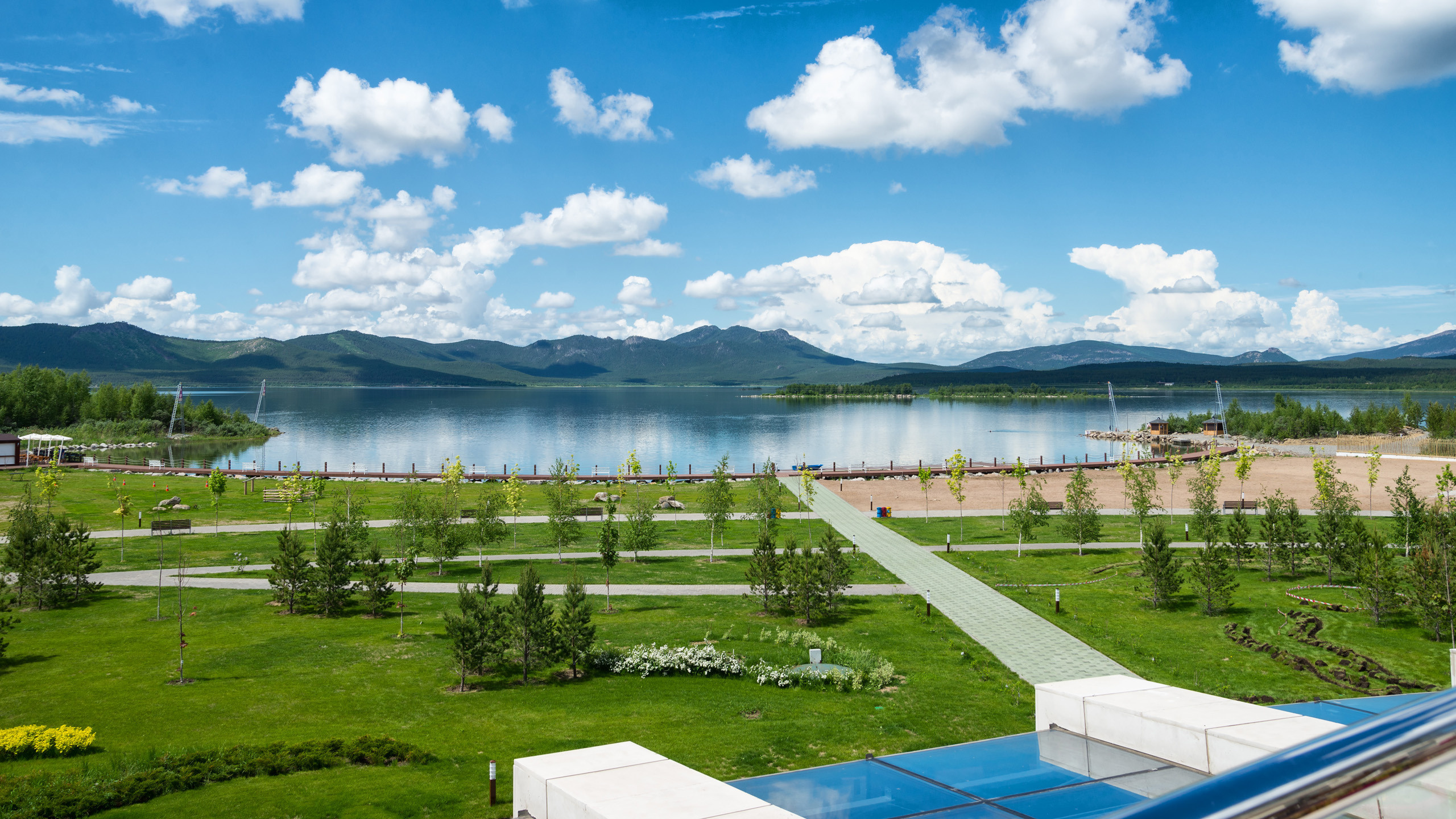 Экстерьерная съемка у озера ЩУЧЬЕ (RIXOS BOROVOE). Фотограф-дизайнер Лейла Кабди