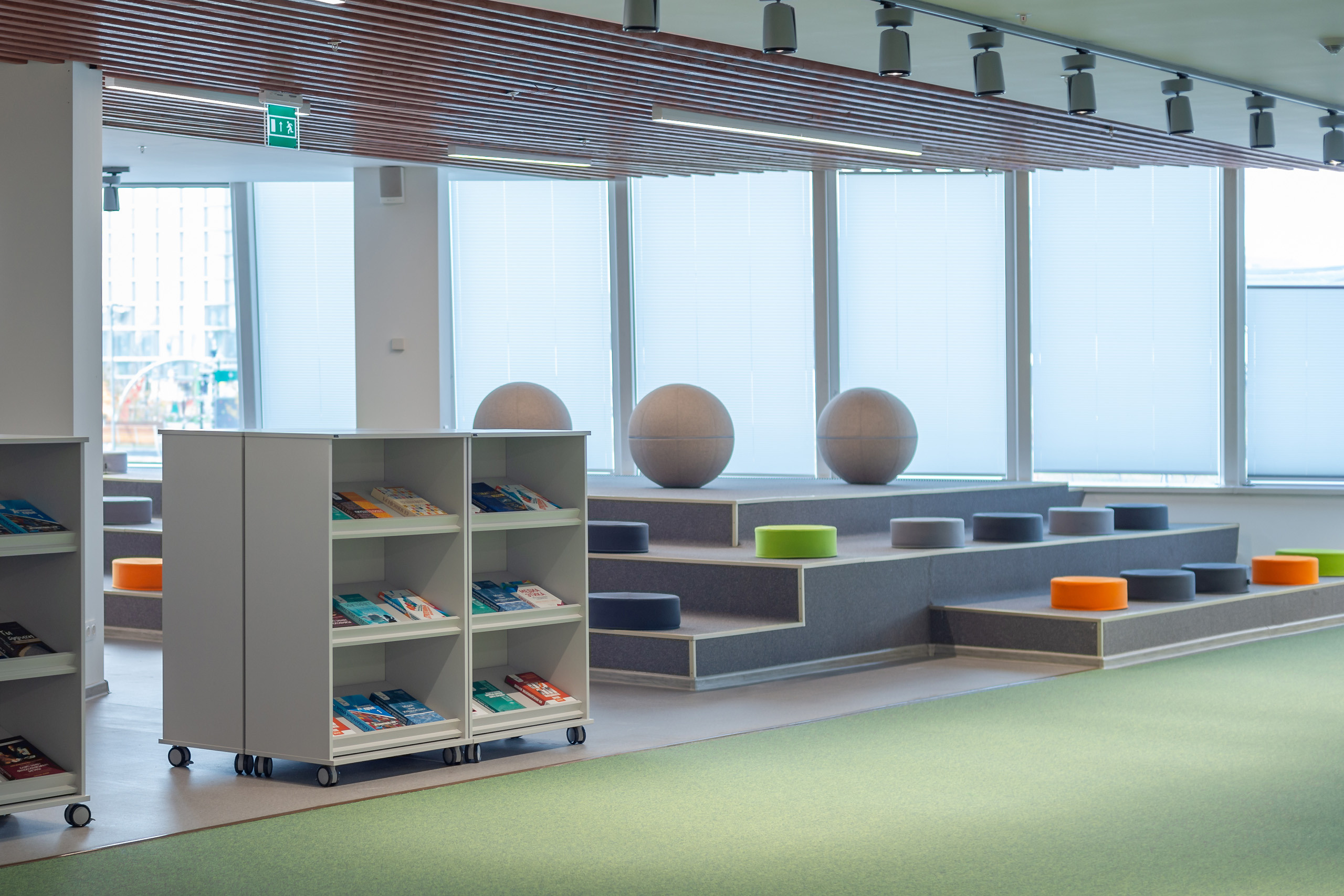 Презентационная съемка IT UNIVERCITY. Фотограф-дизайнер Лейла Кабди