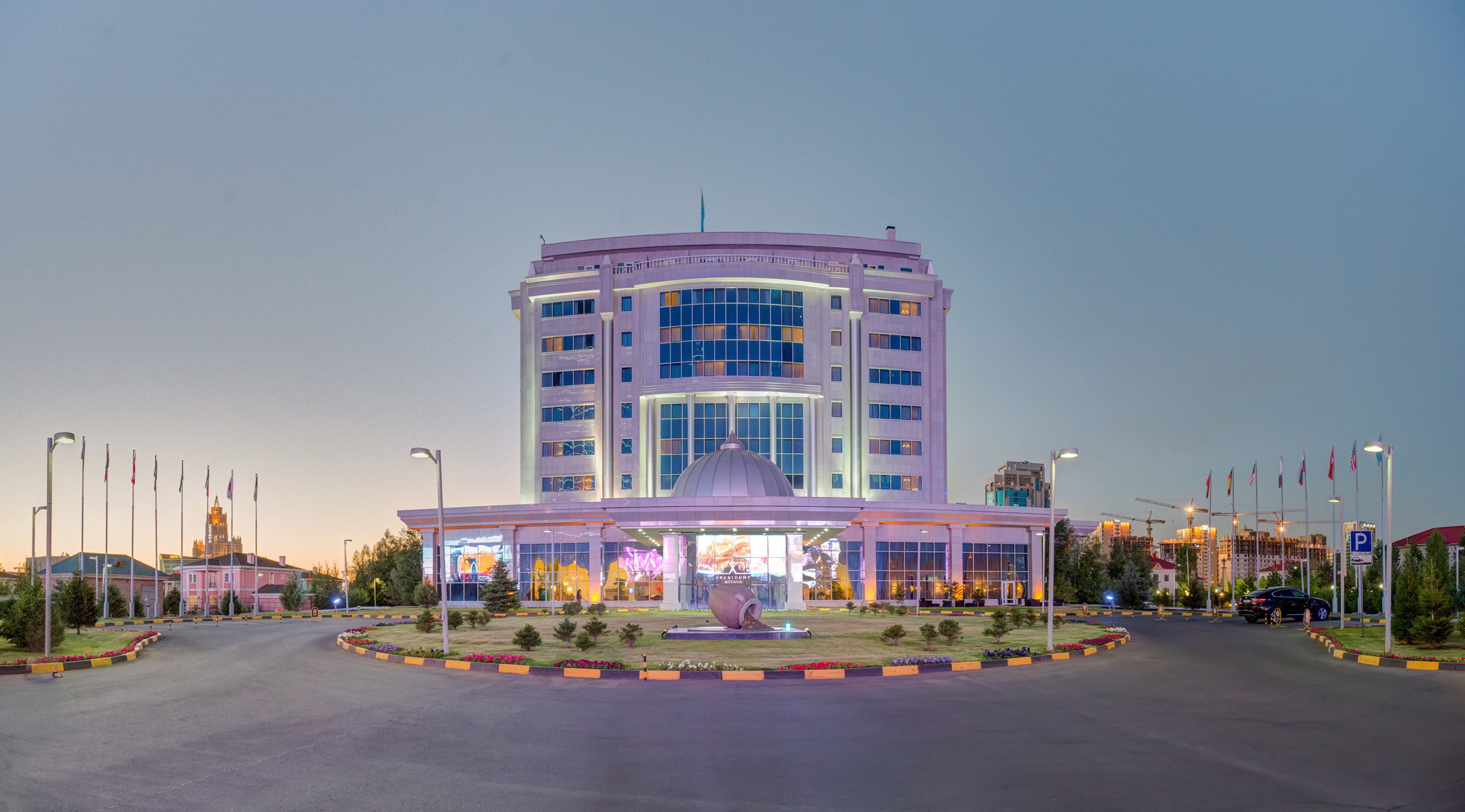 Экстерьерная съемка отеля RIXOS PRESIDENT ASTANA. Фотограф-дизайнер Лейла Кабди