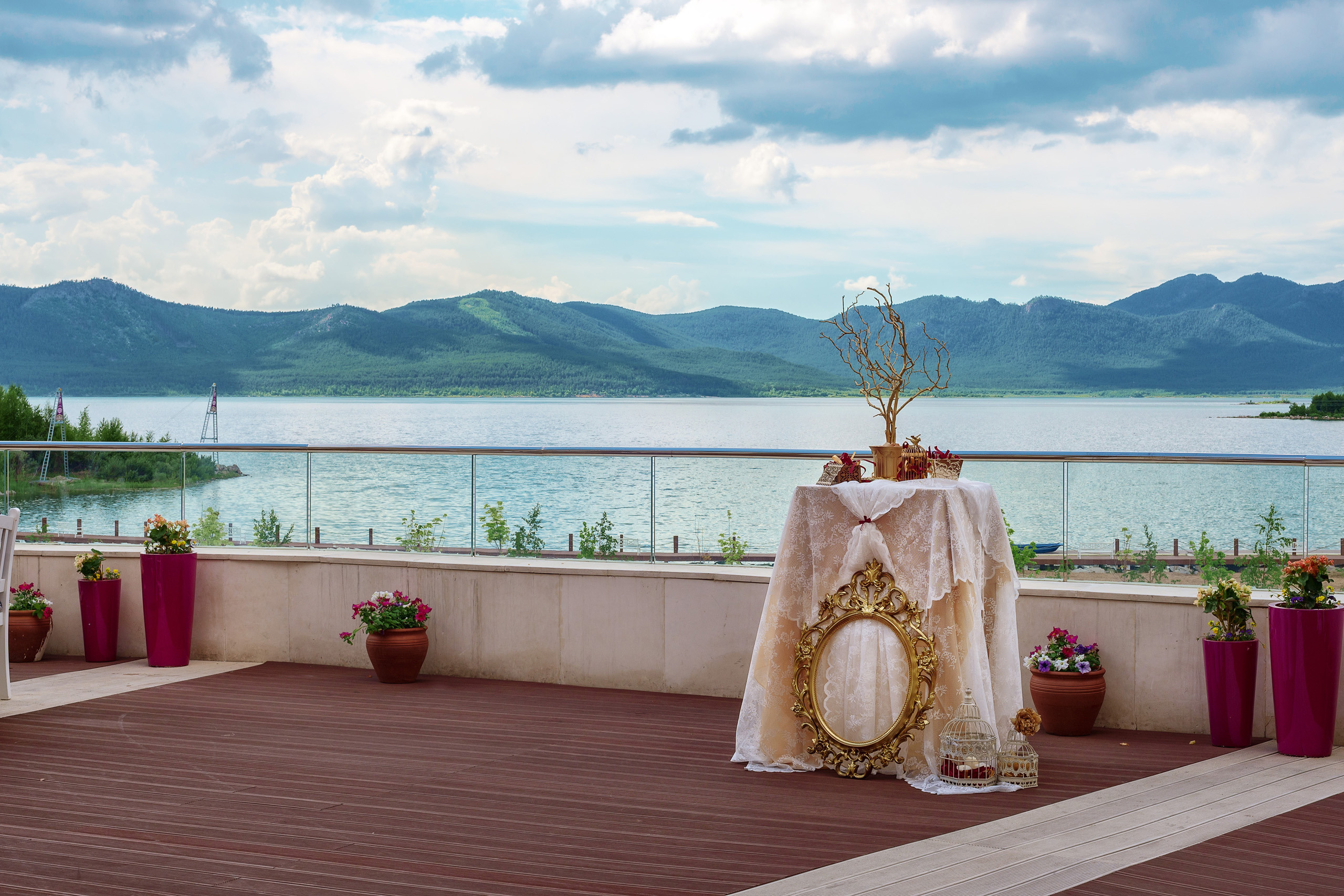 Экстерьерная съемка у озера ЩУЧЬЕ (RIXOS BOROVOE). Фотограф-дизайнер Лейла Кабди