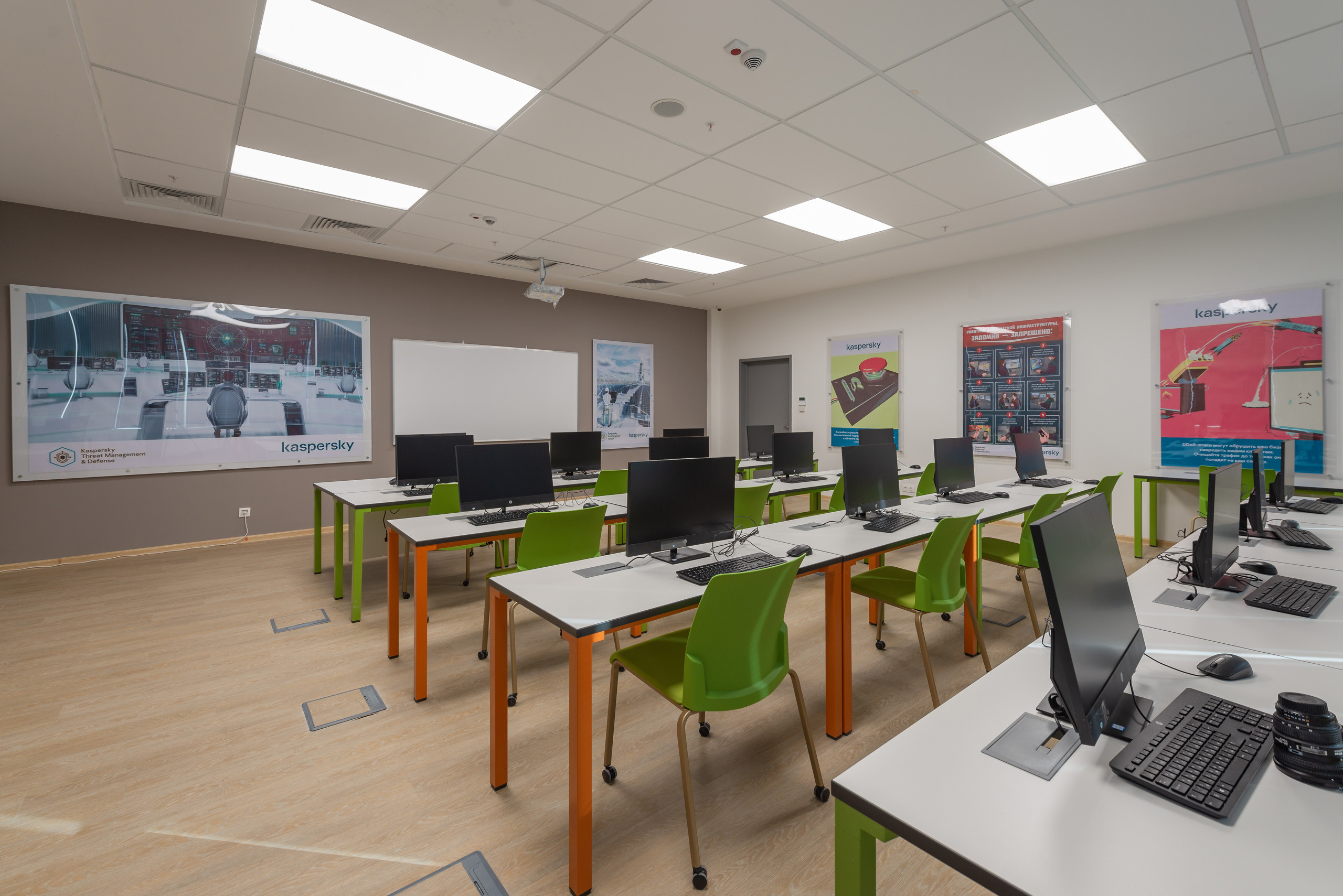 Презентационная съемка IT UNIVERCITY. Фотограф-дизайнер Лейла Кабди