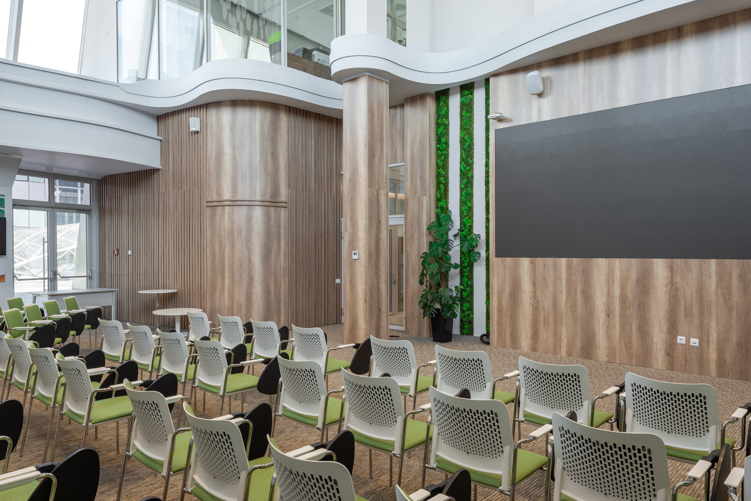 Интерьерная съемка Международного Центра Зеленых Технологий IGTIC. Фотограф-дизайнер Лейла Кабди