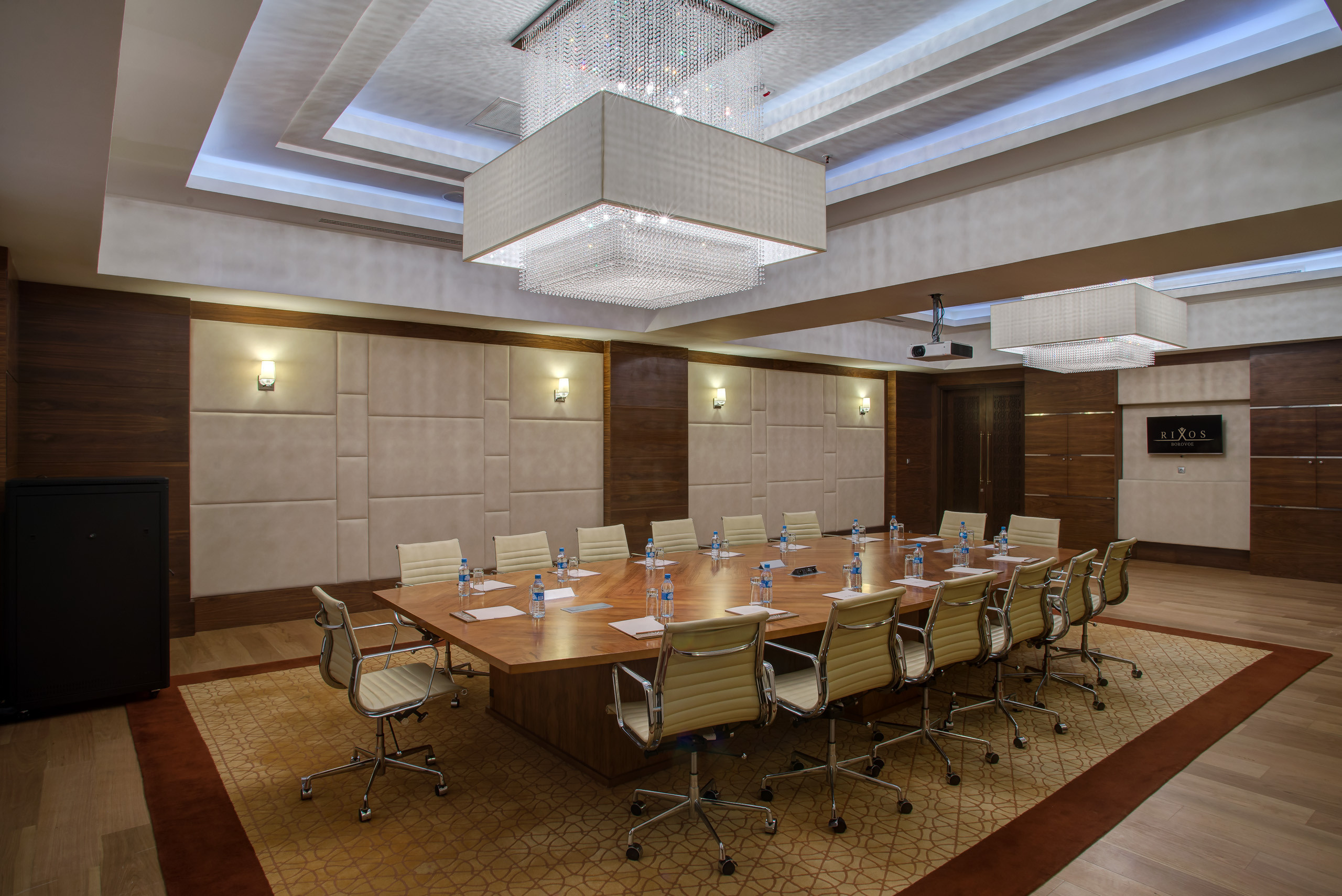 Интерьерная съемка конференц-холлов RIXOS BOROVOE. Фотограф-дизайнер Лейла Кабди