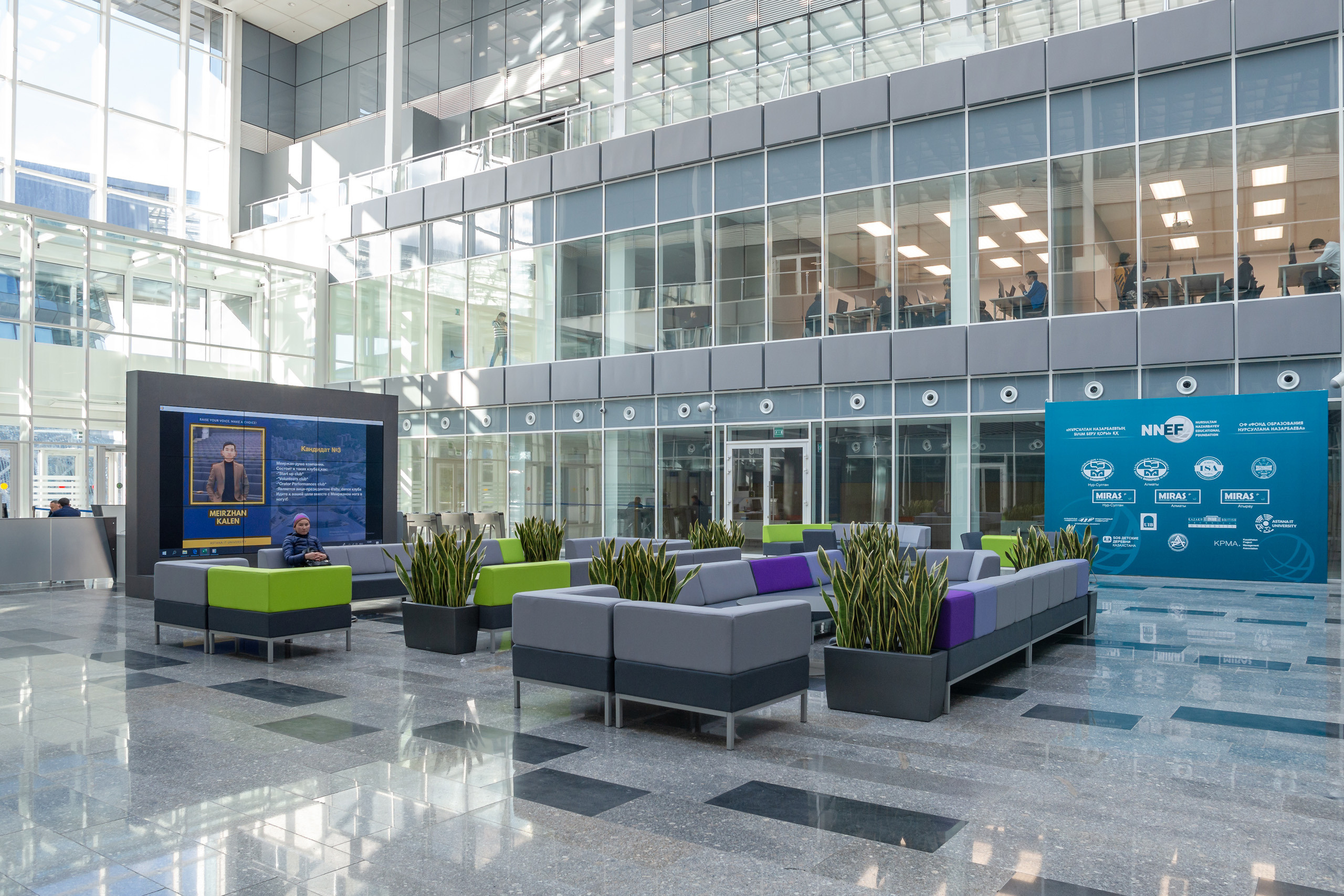 Презентационная съемка IT UNIVERCITY. Фотограф-дизайнер Лейла Кабди