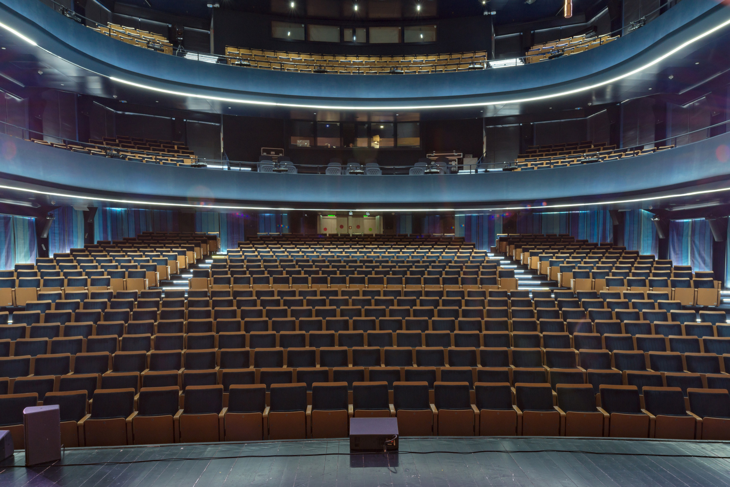 Презентационная съемка театра NOMAD. Фотограф-дизайнер Лейла Кабди