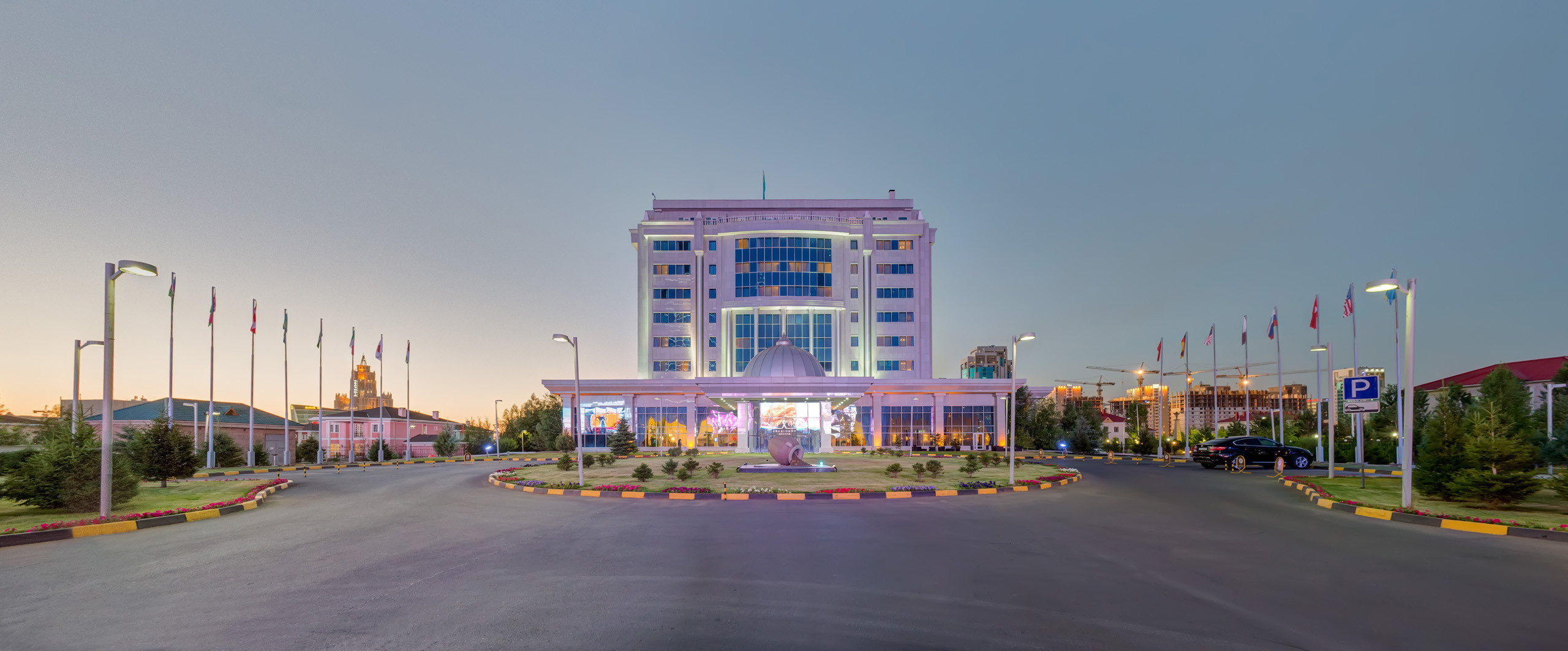 Экстерьерная съемка отеля RIXOS PRESIDENT ASTANA. Фотограф-дизайнер Лейла Кабди