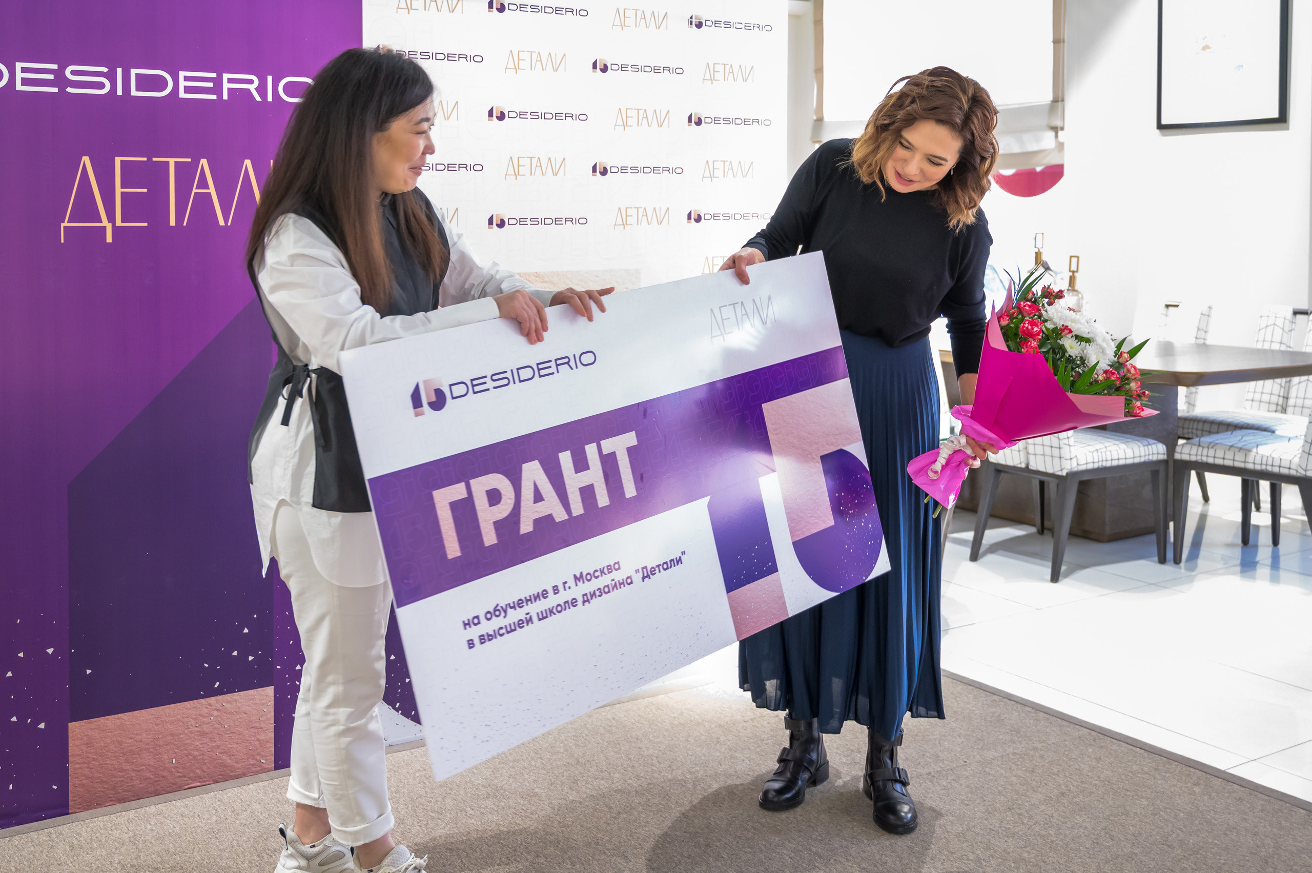 Репортажная съемка вручения гранта. Фотограф-дизайнер Лейла Кабди