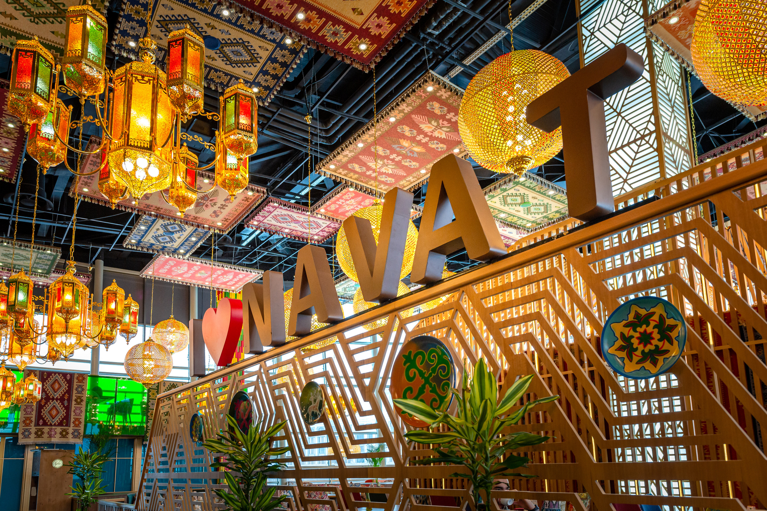 Интерьерная съемка ресторана NAVAT в ТРЦ «Asia Park». Фотограф-дизайнер Лейла Кабди