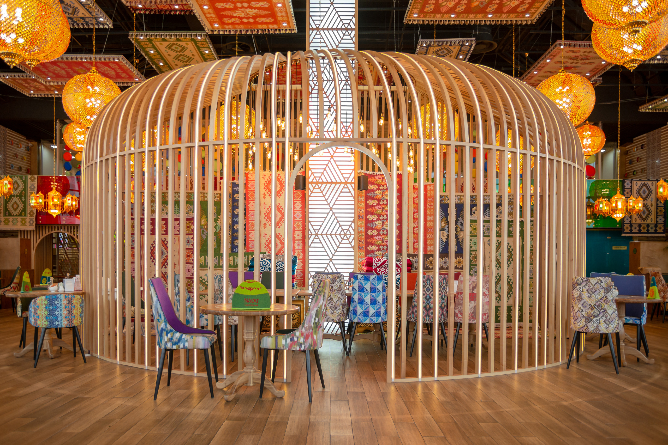 Интерьерная съемка ресторана NAVAT в ТРЦ «Asia Park». Фотограф-дизайнер Лейла Кабди