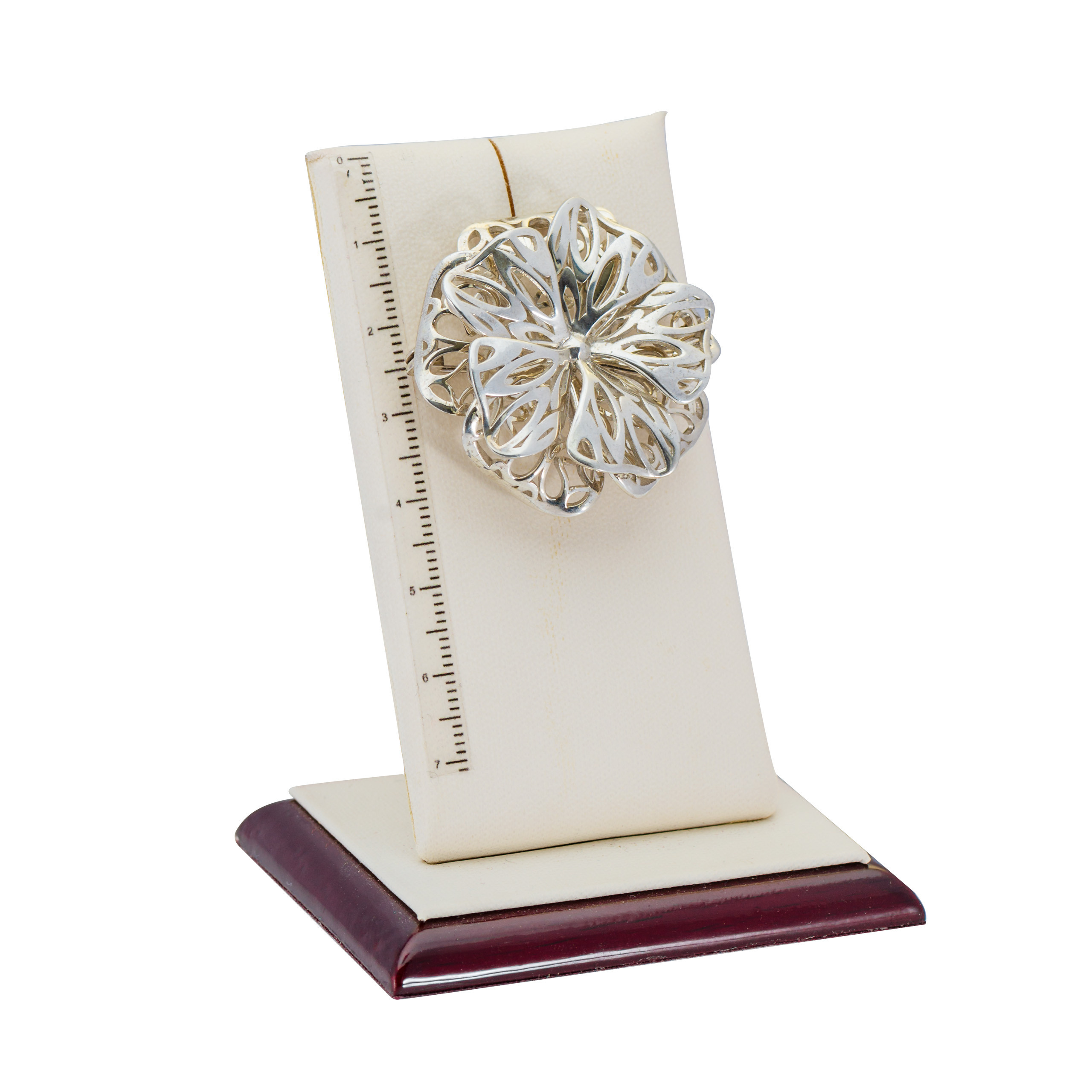 Однокадровая съемка украшений. Фотограф-дизайнер Лейла Кабди