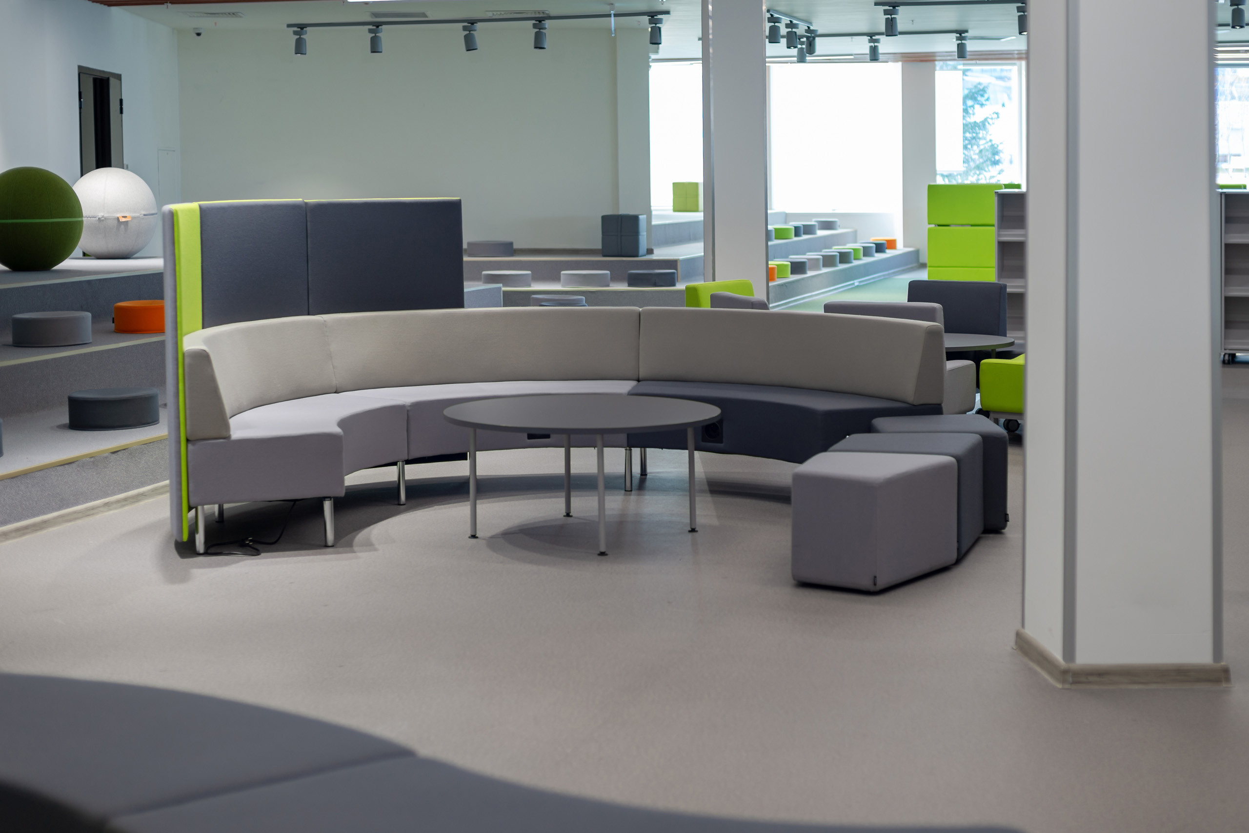 Презентационная съемка IT UNIVERCITY. Фотограф-дизайнер Лейла Кабди