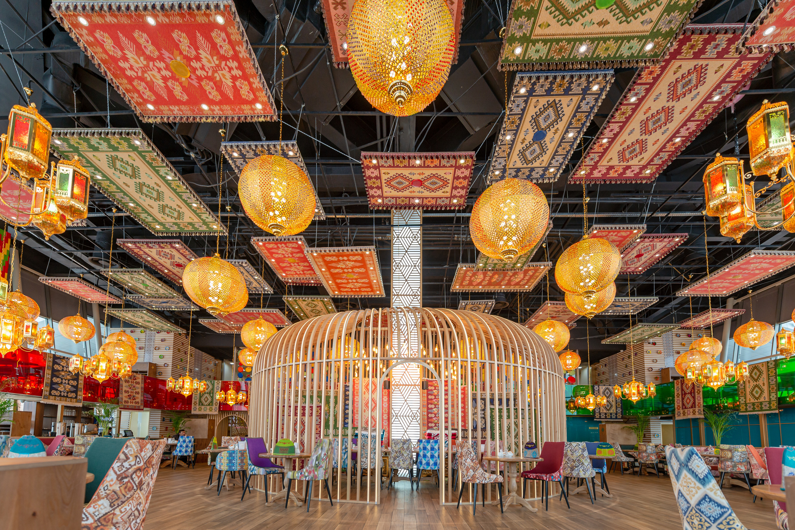 Интерьерная съемка ресторана NAVAT в ТРЦ «Asia Park». Фотограф-дизайнер Лейла Кабди