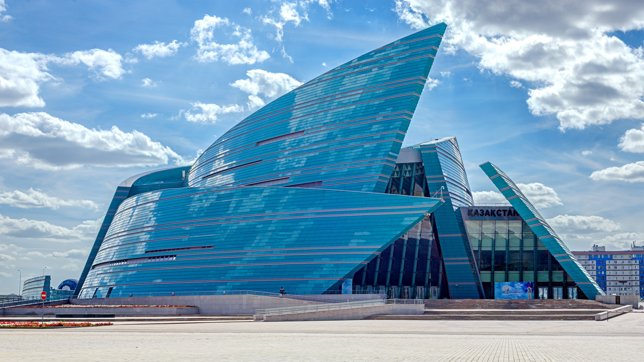 ДОСТОПРИМЕЧАТЕЛЬНОСТИ СТОЛИЦЫ. Фотограф-дизайнер Лейла Кабди