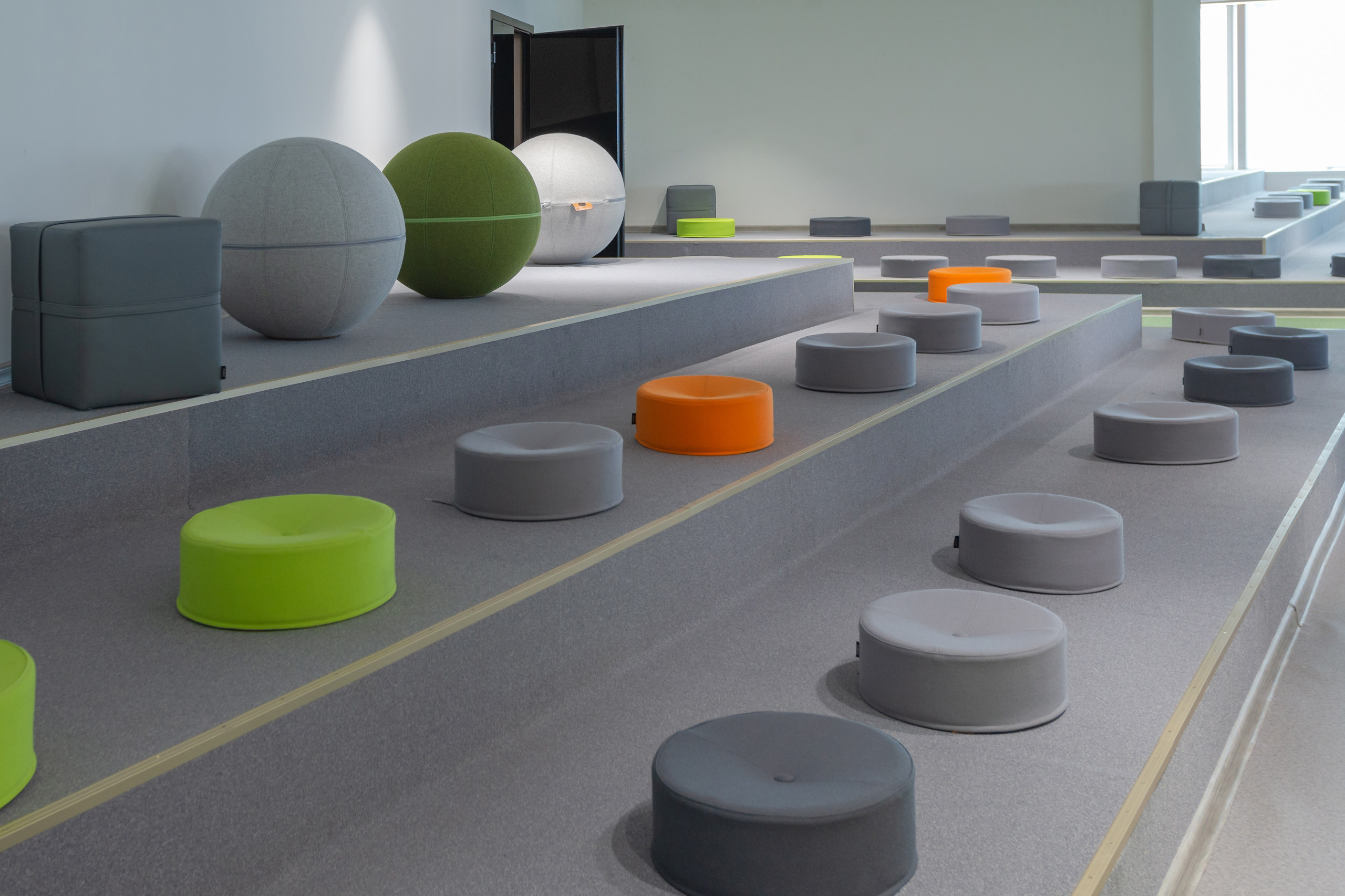 Презентационная съемка IT UNIVERCITY. Фотограф-дизайнер Лейла Кабди