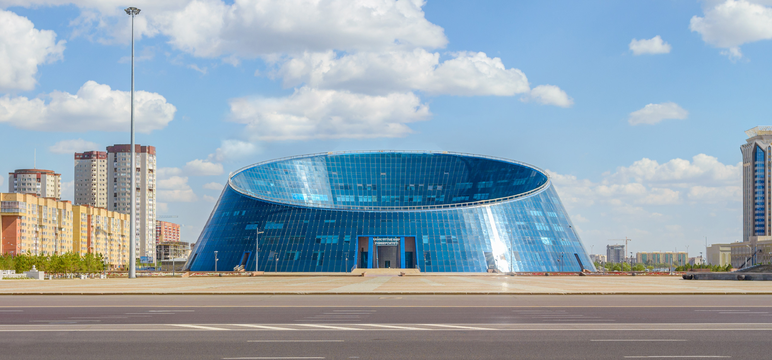 ДОСТОПРИМЕЧАТЕЛЬНОСТИ СТОЛИЦЫ. Фотограф-дизайнер Лейла Кабди