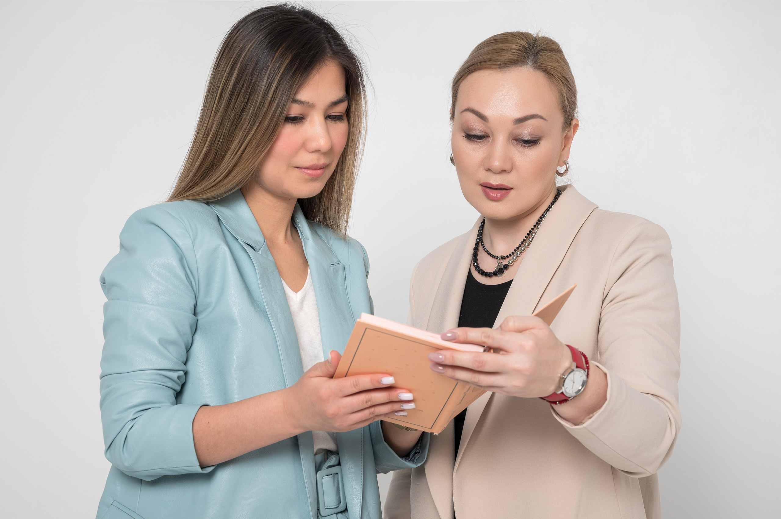 Съемка для корпоративного журнала. Фотограф-дизайнер Лейла Кабди