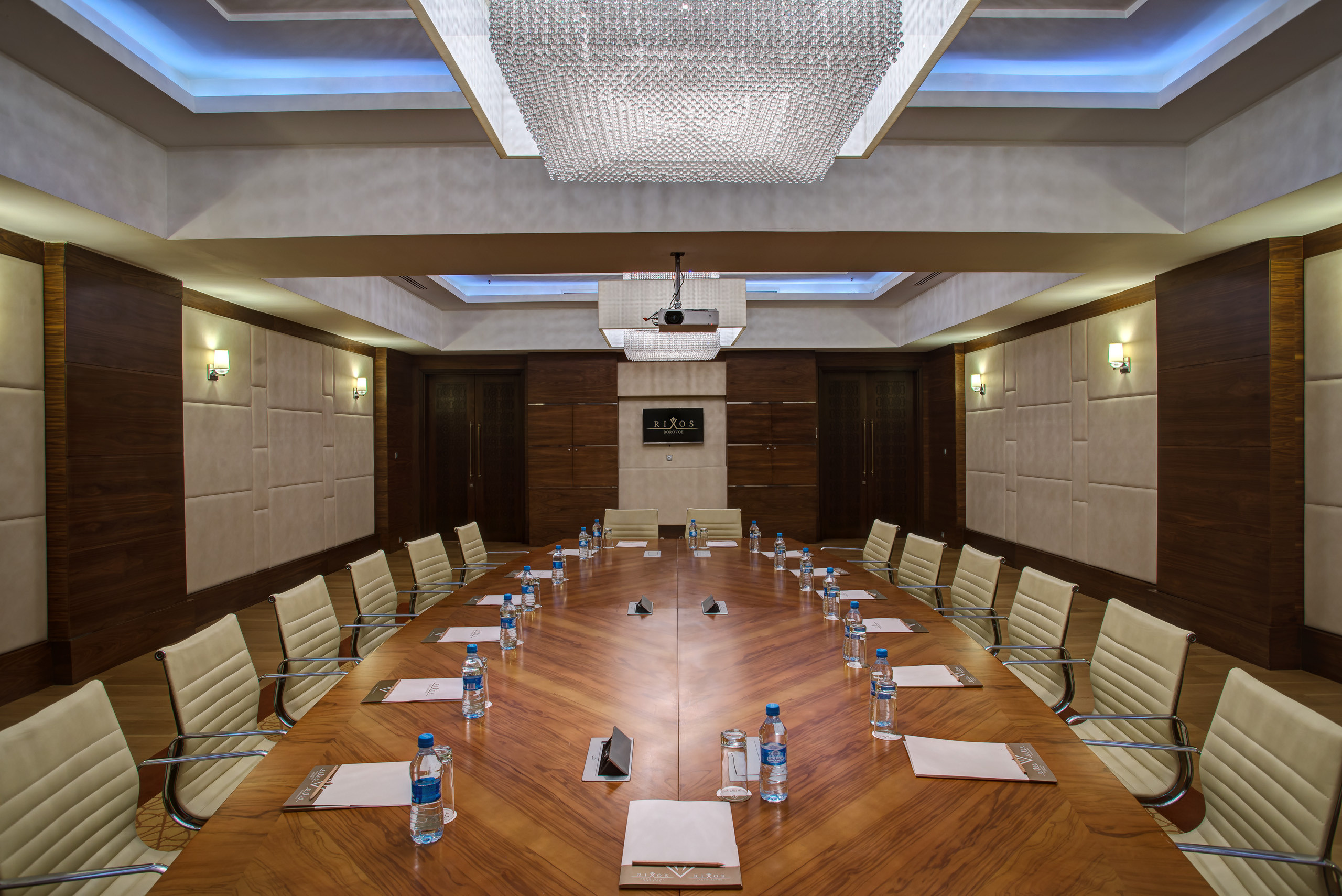 Интерьерная съемка конференц-холлов RIXOS BOROVOE. Фотограф-дизайнер Лейла Кабди