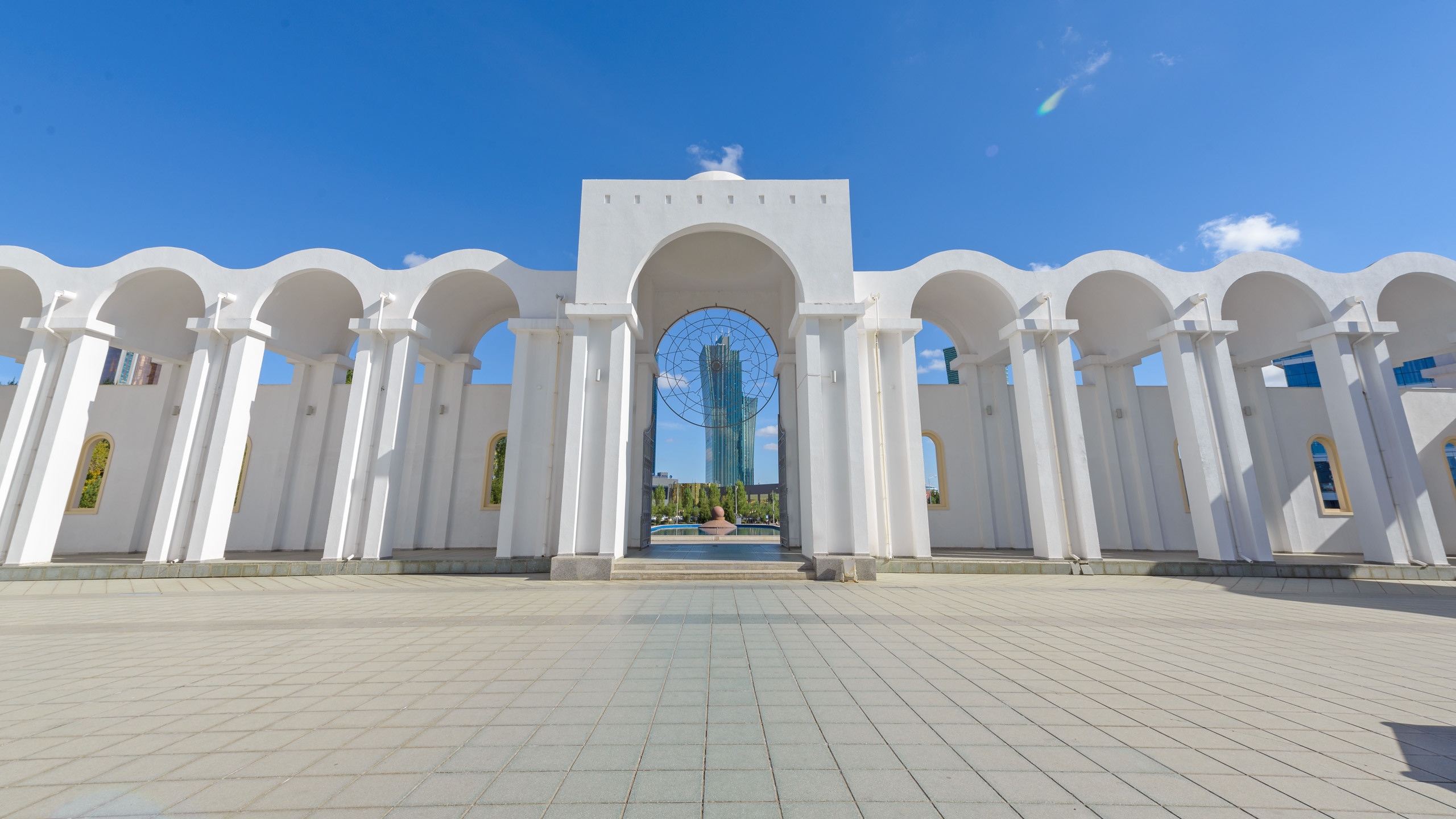 ДОСТОПРИМЕЧАТЕЛЬНОСТИ СТОЛИЦЫ. Фотограф-дизайнер Лейла Кабди