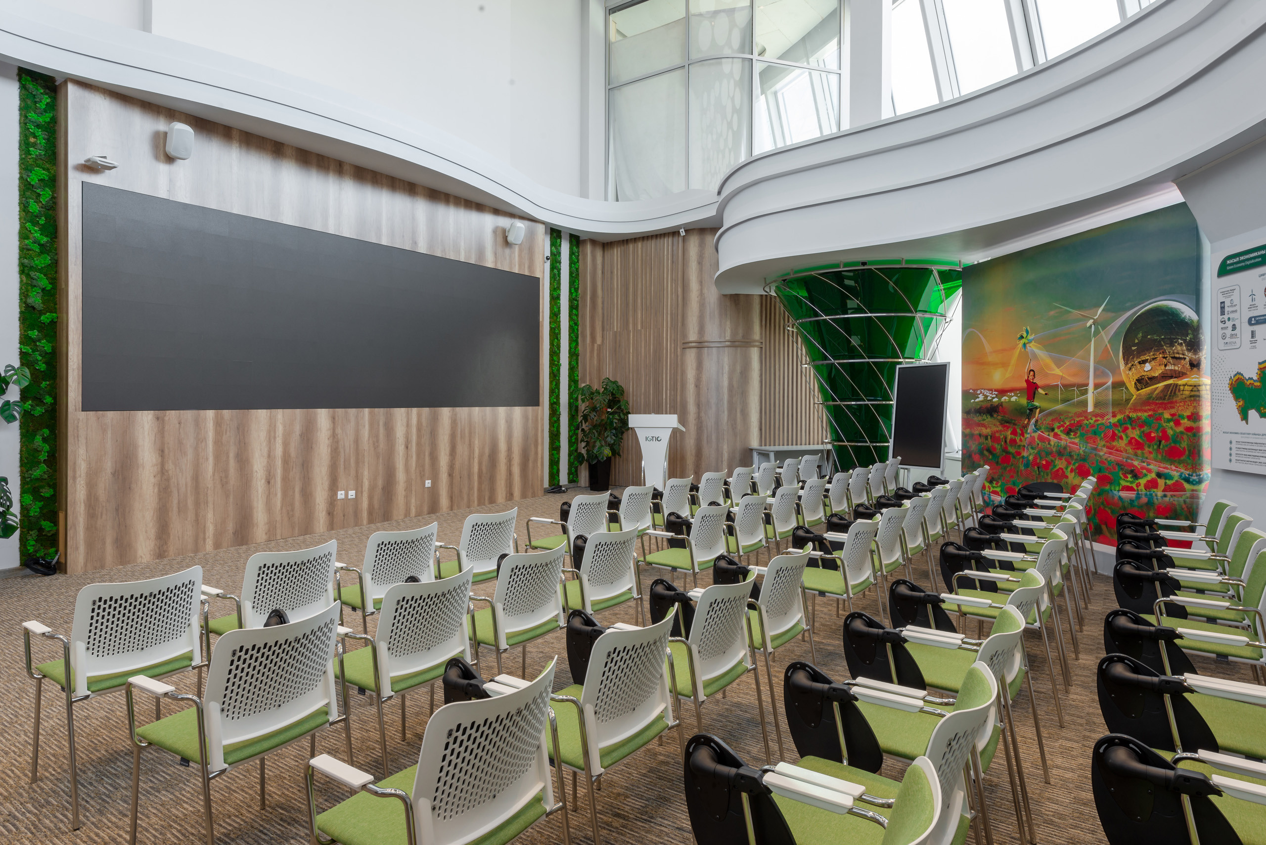 Интерьерная съемка Международного Центра Зеленых Технологий IGTIC. Фотограф-дизайнер Лейла Кабди