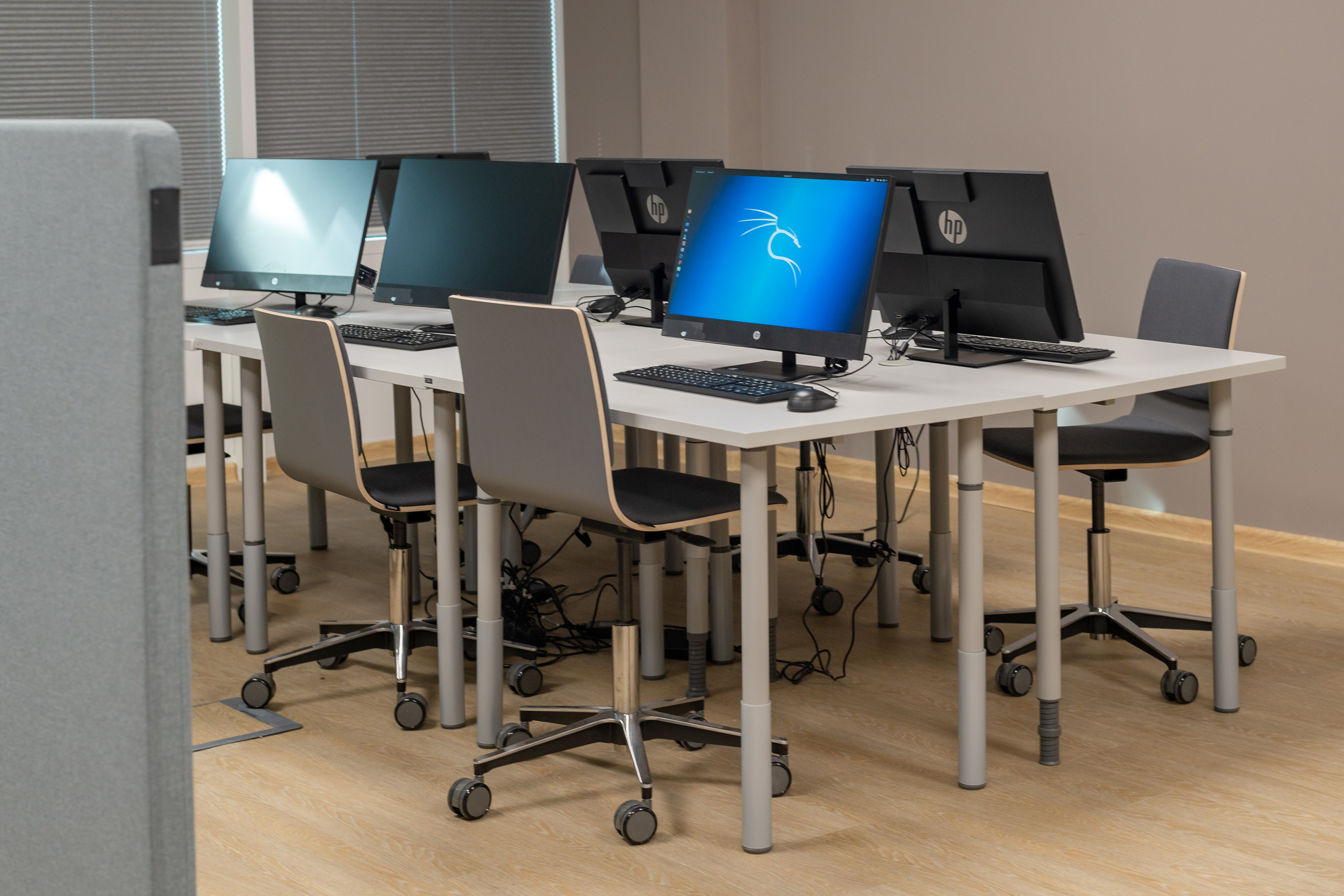 Презентационная съемка IT UNIVERCITY. Фотограф-дизайнер Лейла Кабди