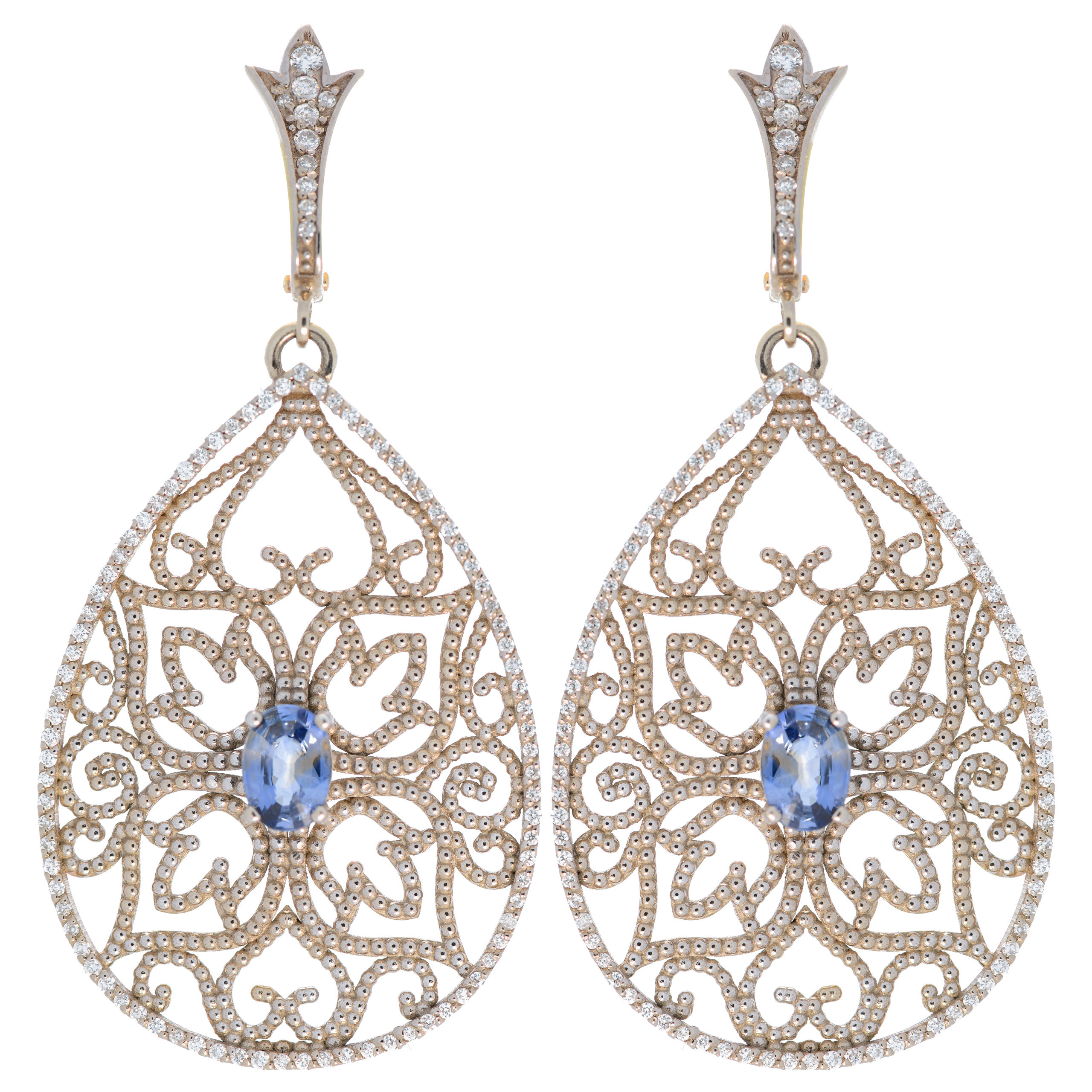 Брекетинговая съемка подвесных украшений. Фотограф-дизайнер Лейла Кабди