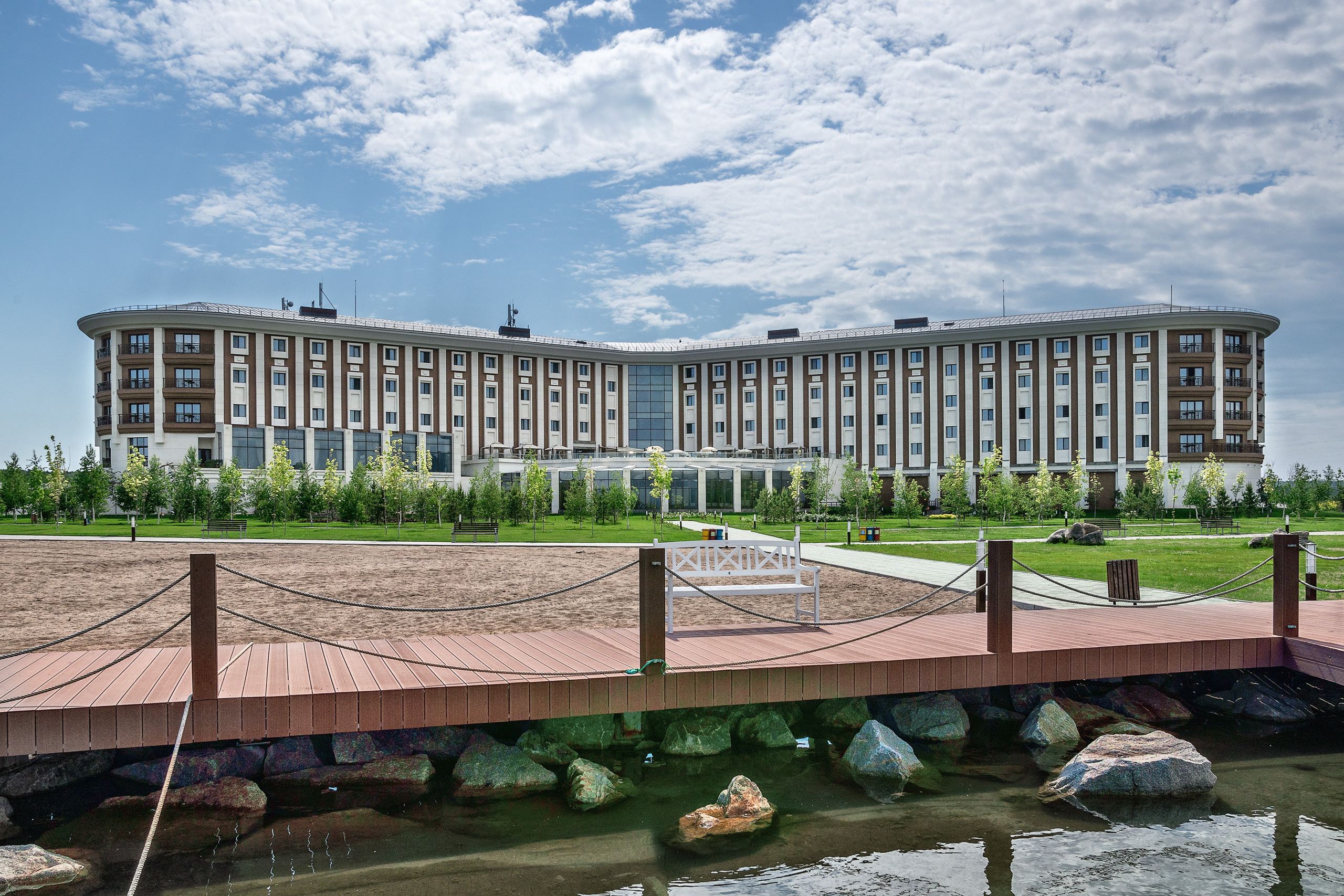 Экстерьерная съемка у озера ЩУЧЬЕ (RIXOS BOROVOE). Фотограф-дизайнер Лейла Кабди