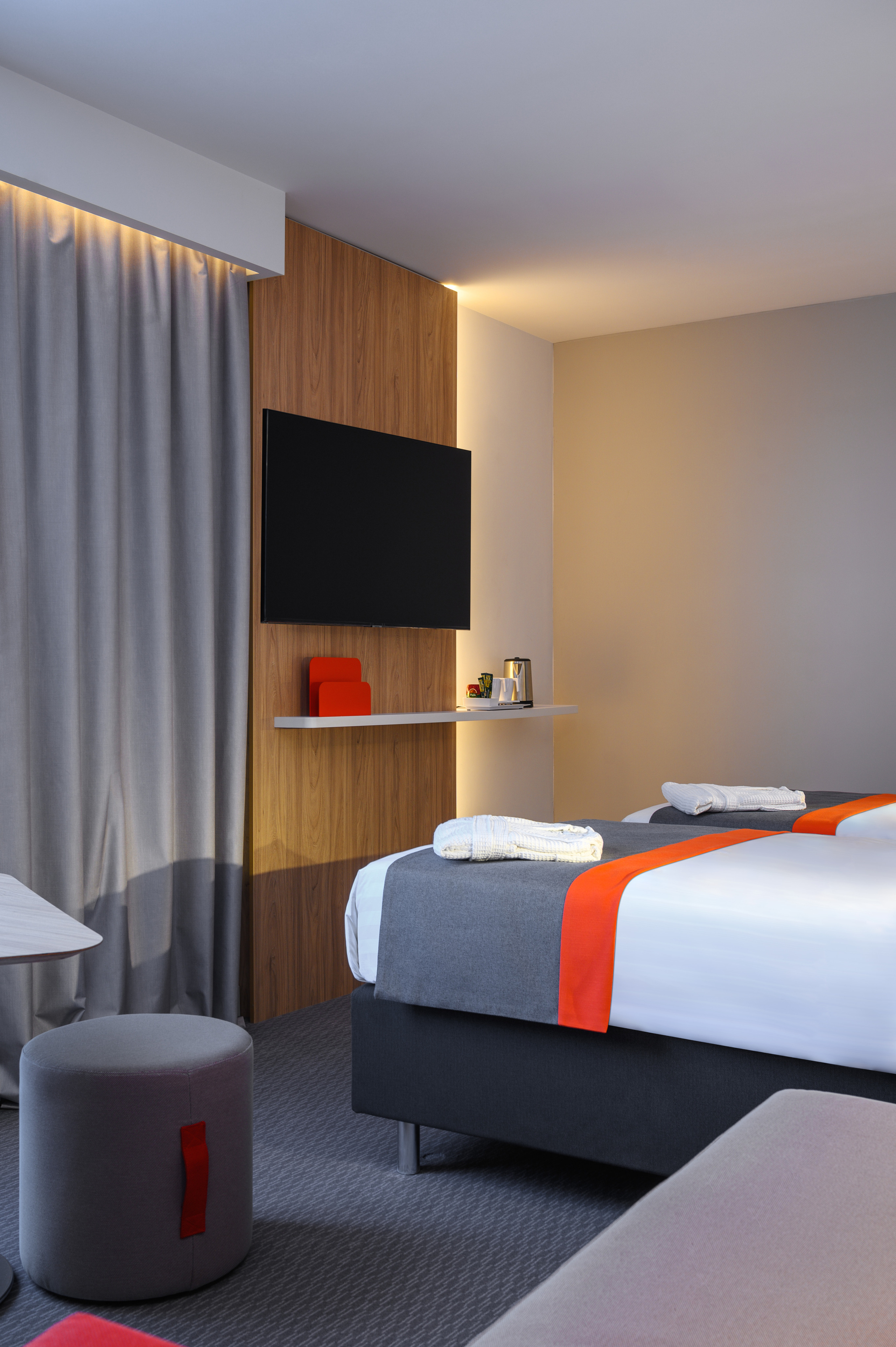 Интерьерная съемка для отеля HOLIDAY INN EXPRESS. Фотограф-дизайнер Лейла Кабди